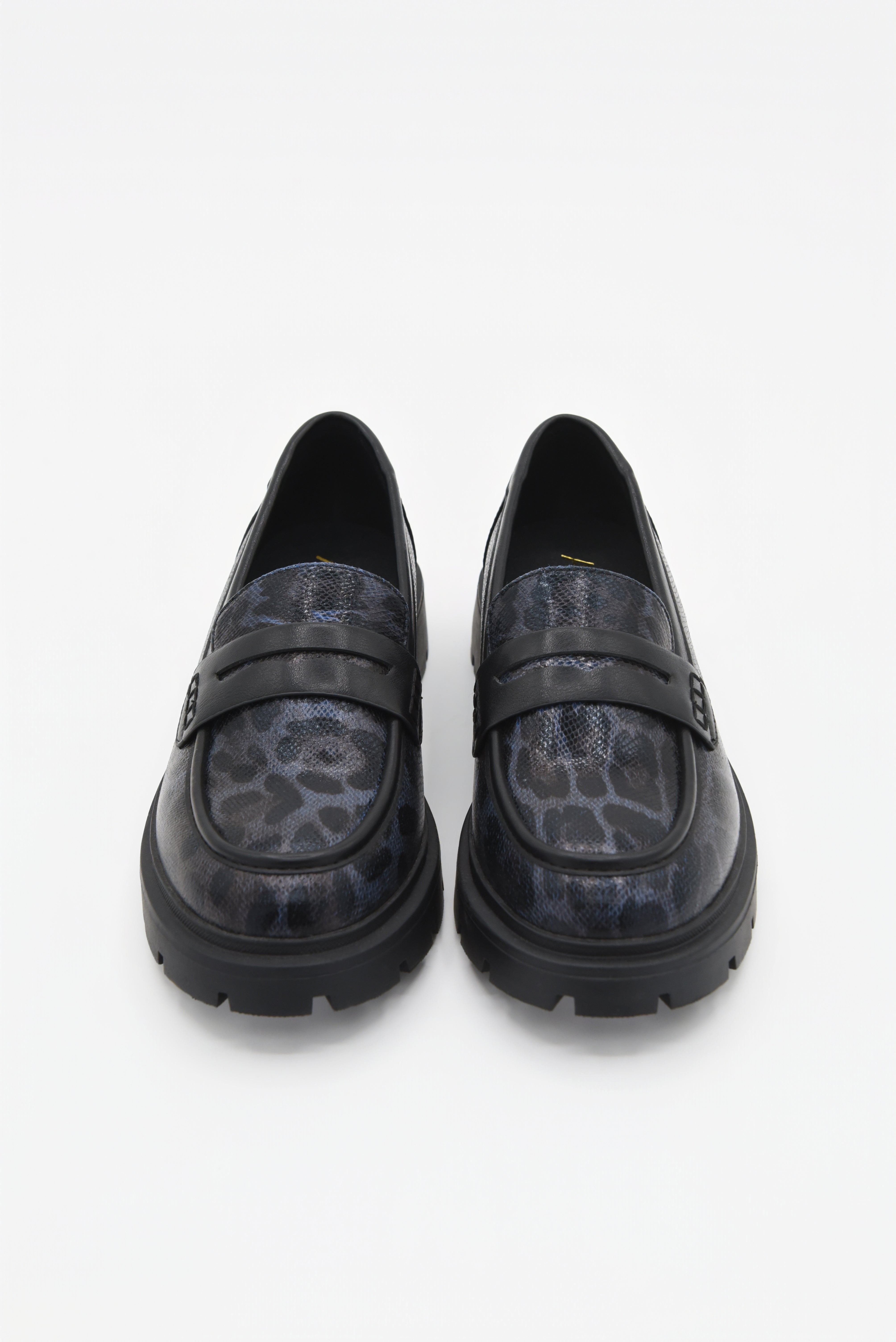 MOCASÍN GRIS ESTAMPADO LEOPARDO