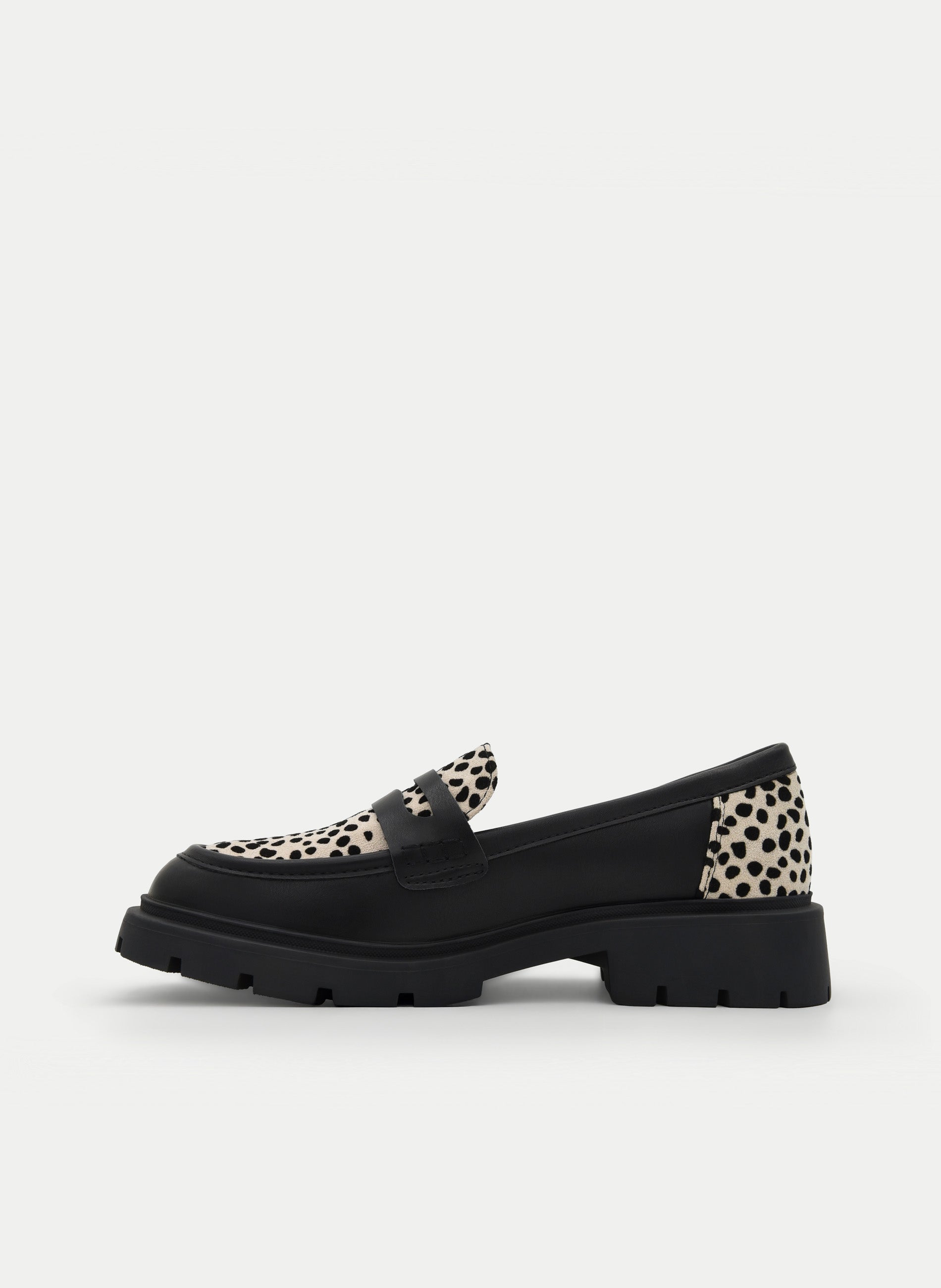 BEIGE LOAFER WITH BEIGE CHEETAH DETAIL