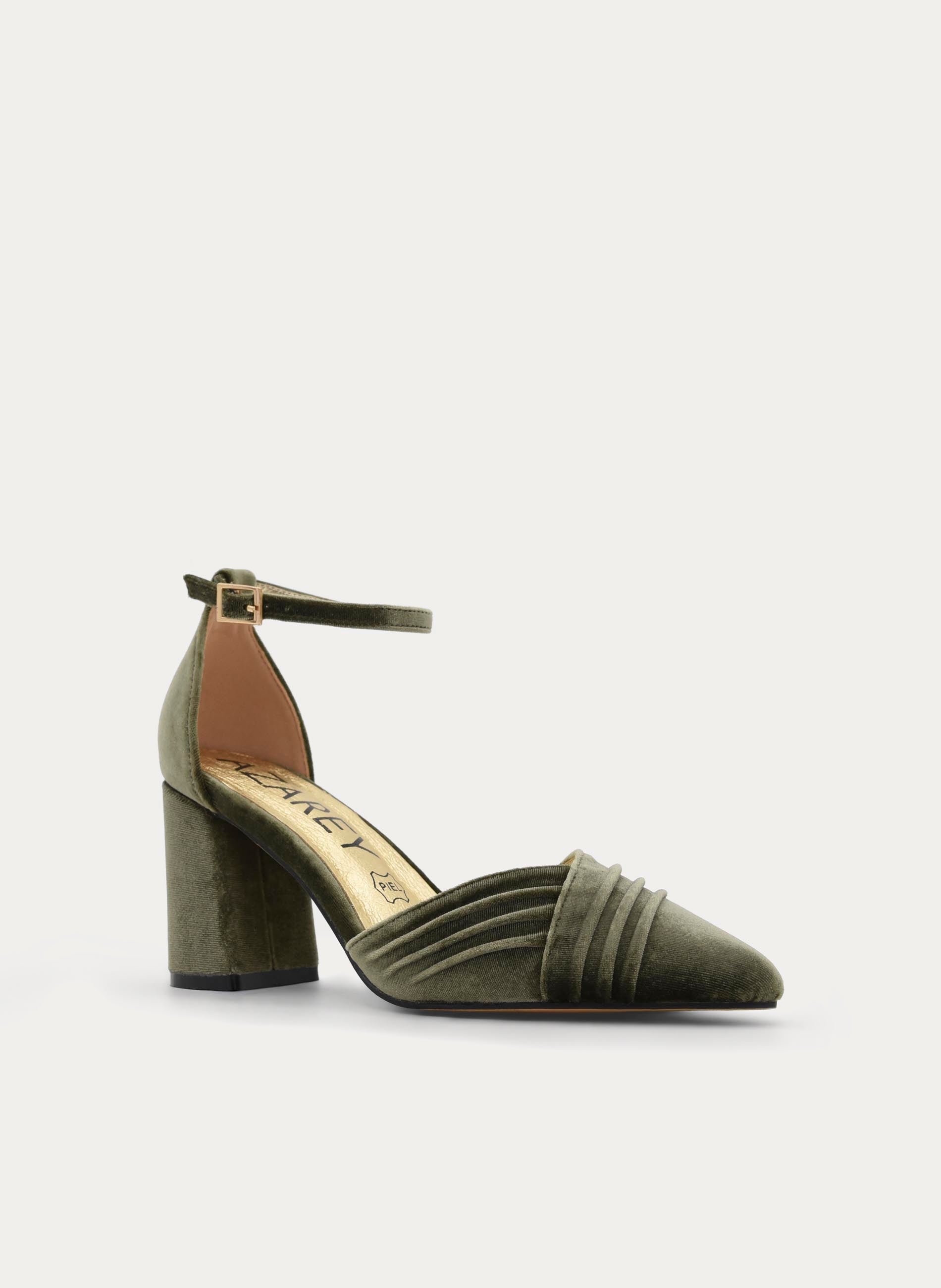 ZAPATOS DE SALÓN DE TERCIOPELO VERDE CON CORREA AL TOBILLO