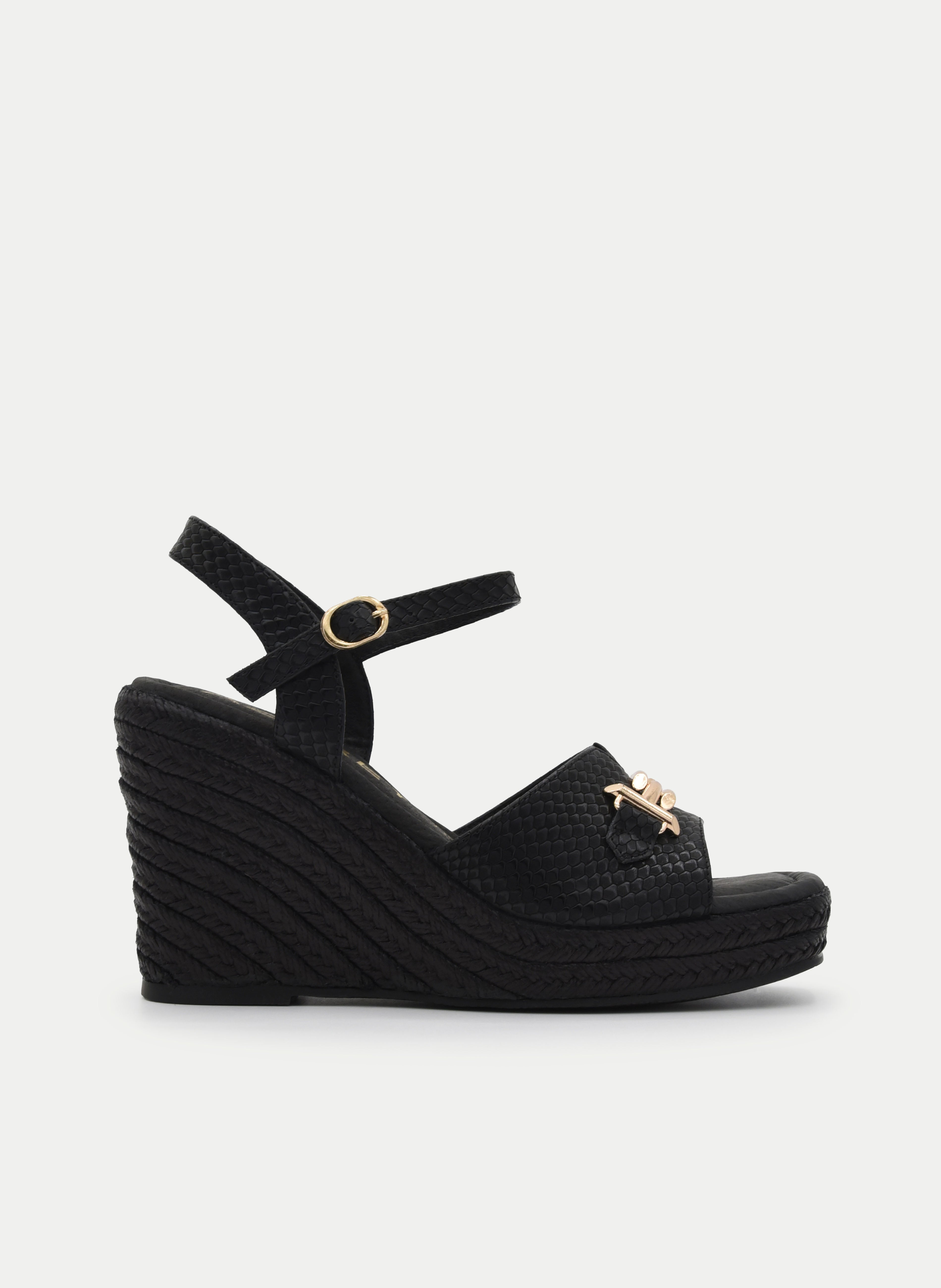 BLACK WEDGE SANDALIA WITH GOLD BUCKLE