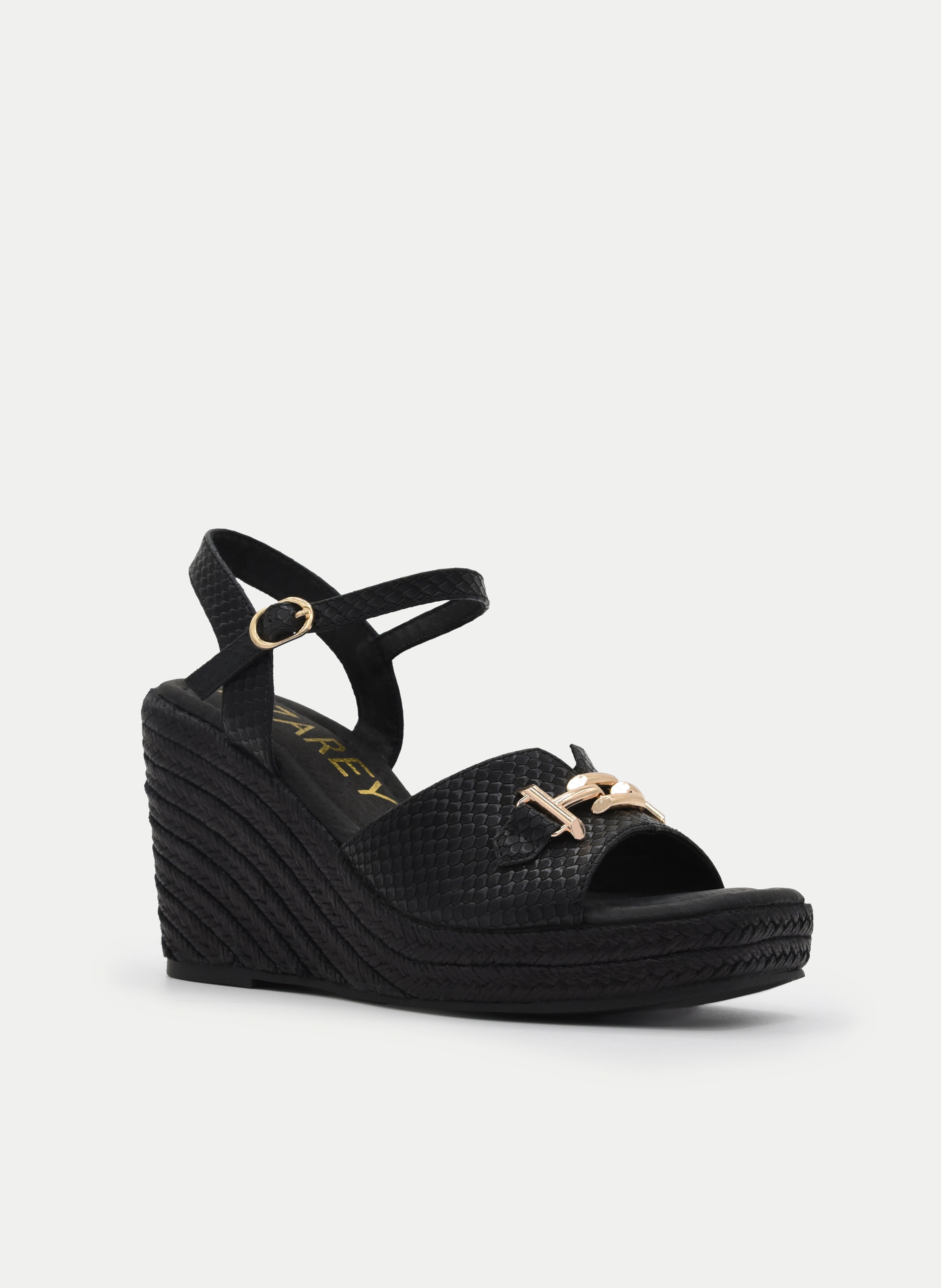 BLACK WEDGE SANDALIA WITH GOLD BUCKLE