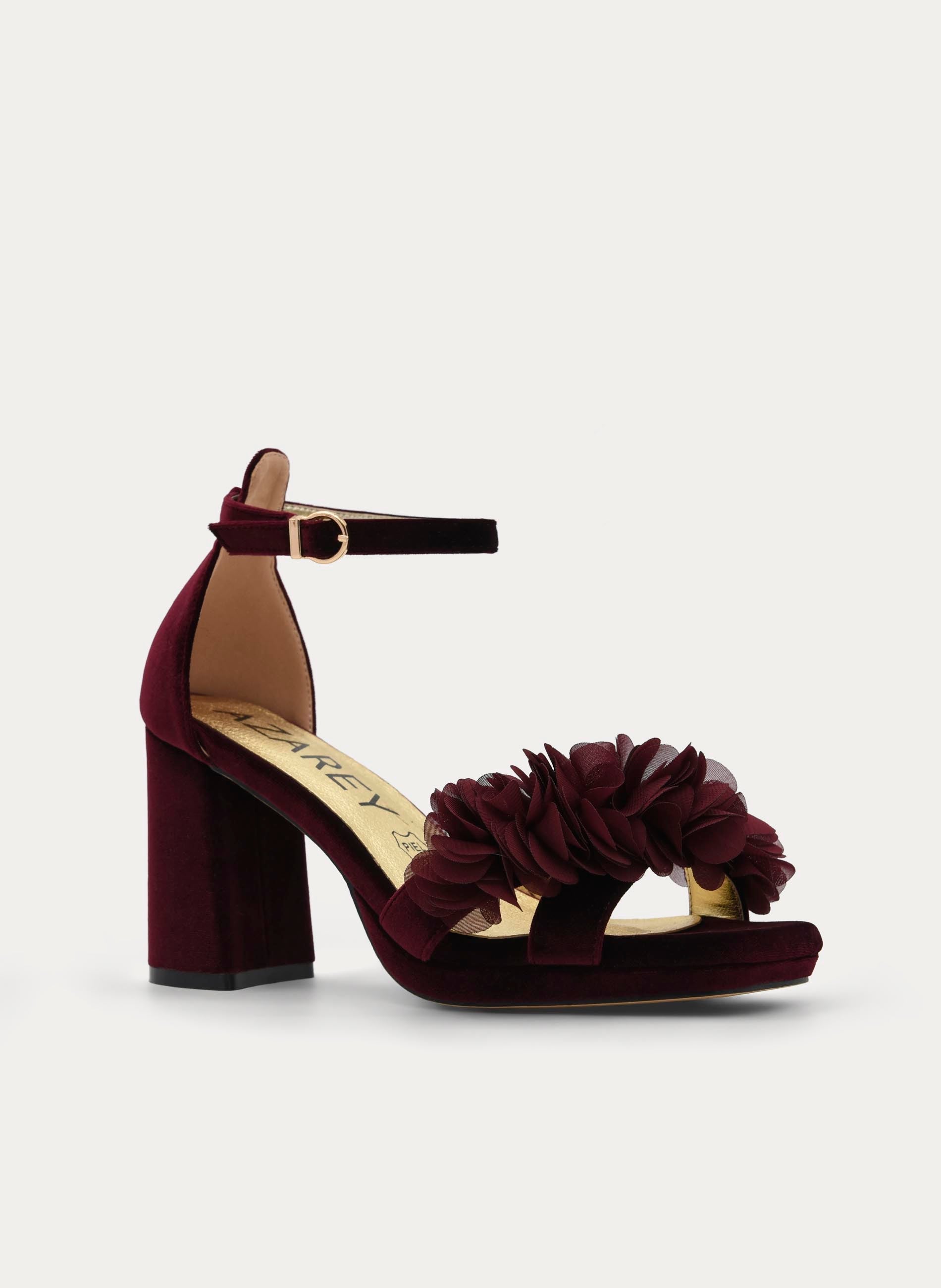 SANDALIAS CON PLATAFORMA EN TERCIOPELO BURDEOS CON FLORES Y TACÓN ANCHO