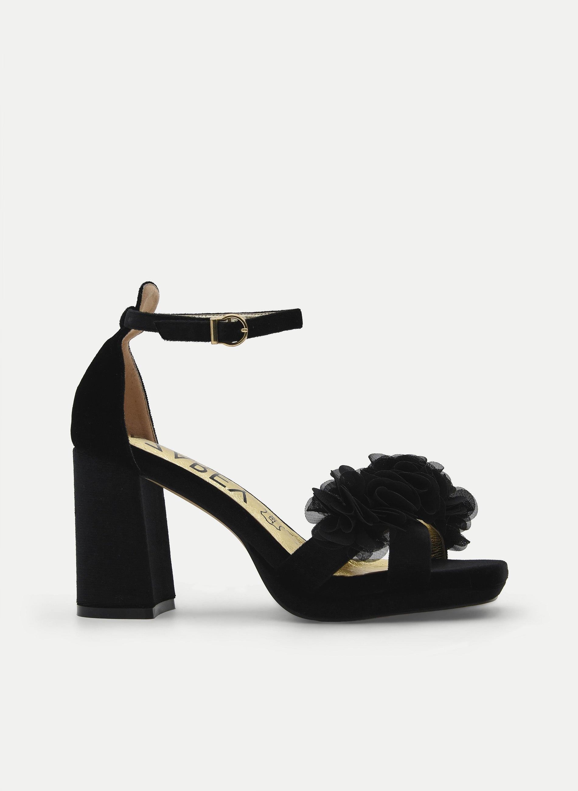 BLACK PLATFORM SANDALS WITH FLOWERS AND A BLOCK HEEL
