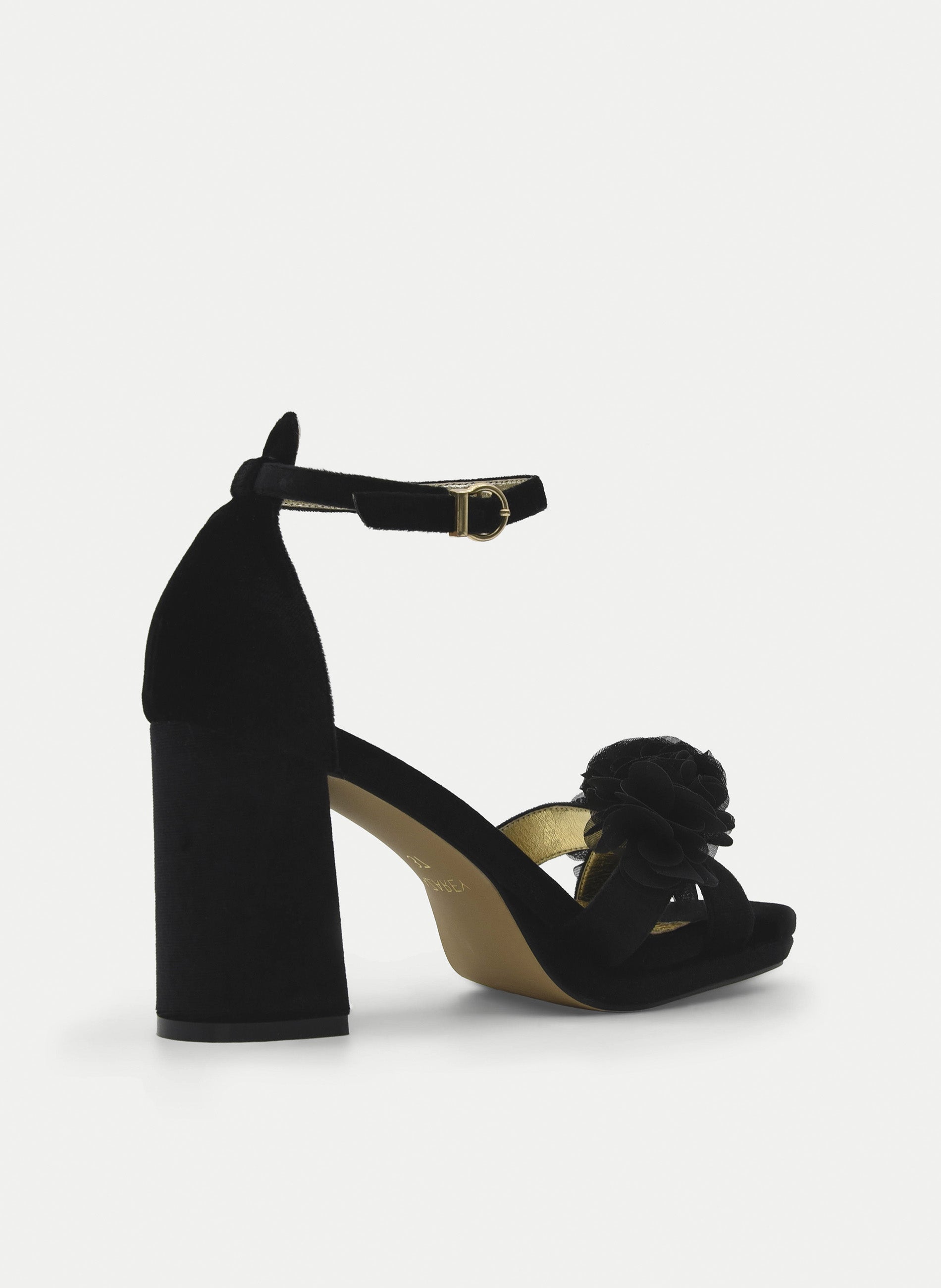 BLACK PLATFORM SANDALS WITH FLOWERS AND A BLOCK HEEL