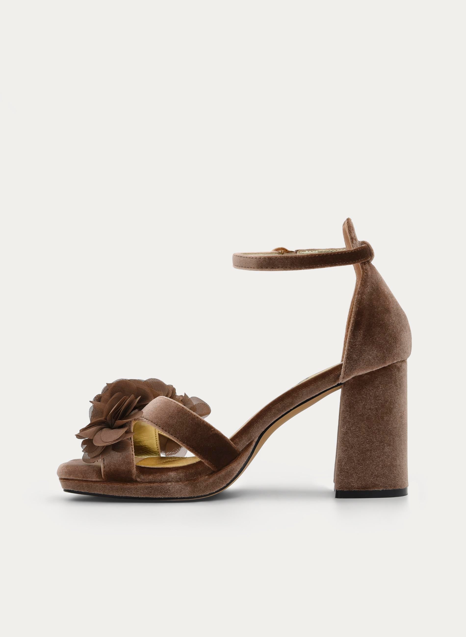 SANDALIAS CON PLATAFORMA EN TERCIOPELO DE PLATAFORMA TAUPE CON FLORES Y TACÓN ANCHO
