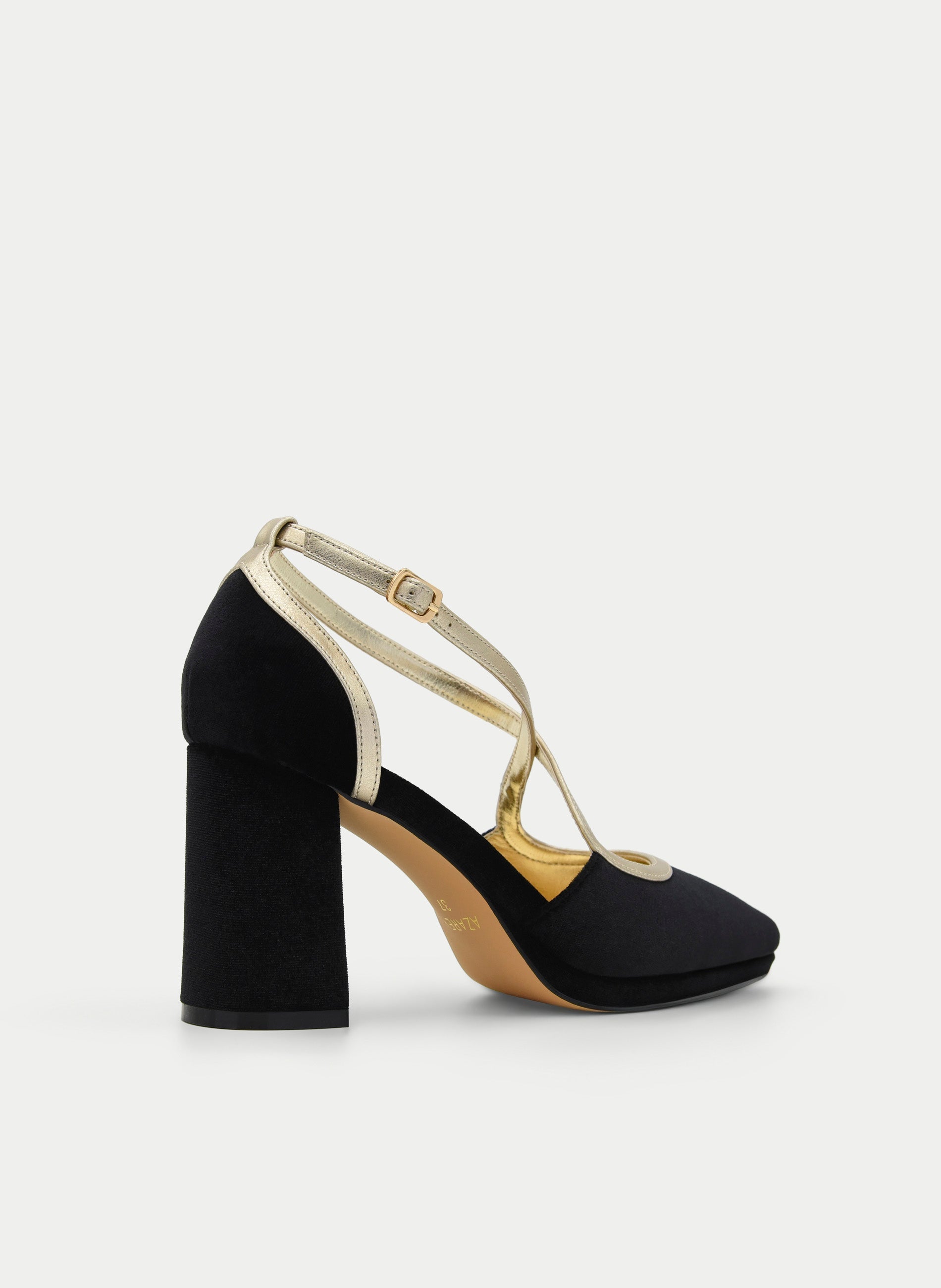 ZAPATO DE TERCIOPELO NEGRO TACÓN ANCHO TIRA DORADA