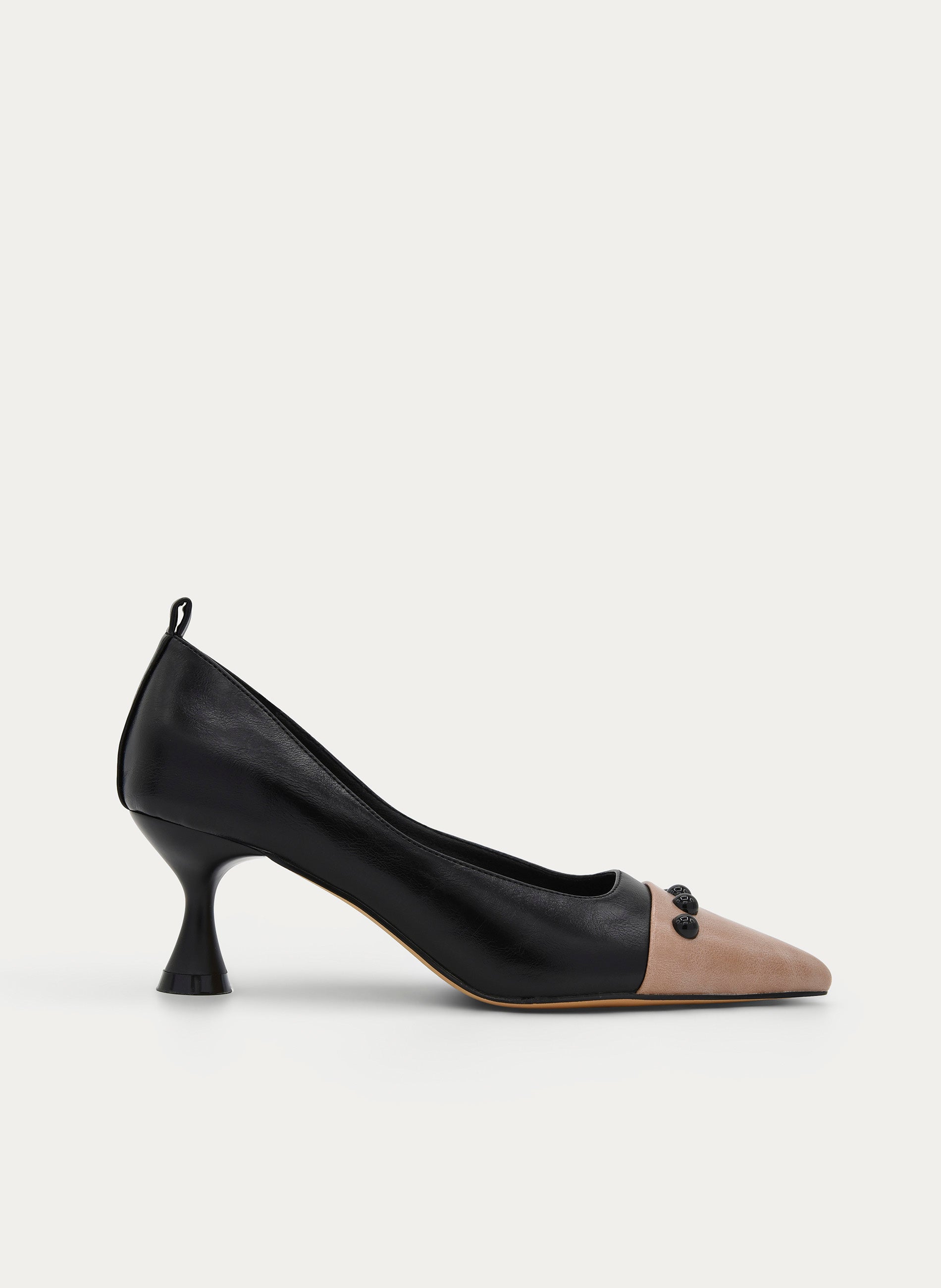 TWO-TONE BLACK COURT SHOE WITH BEIGE TOE AND MEDIUM HEEL