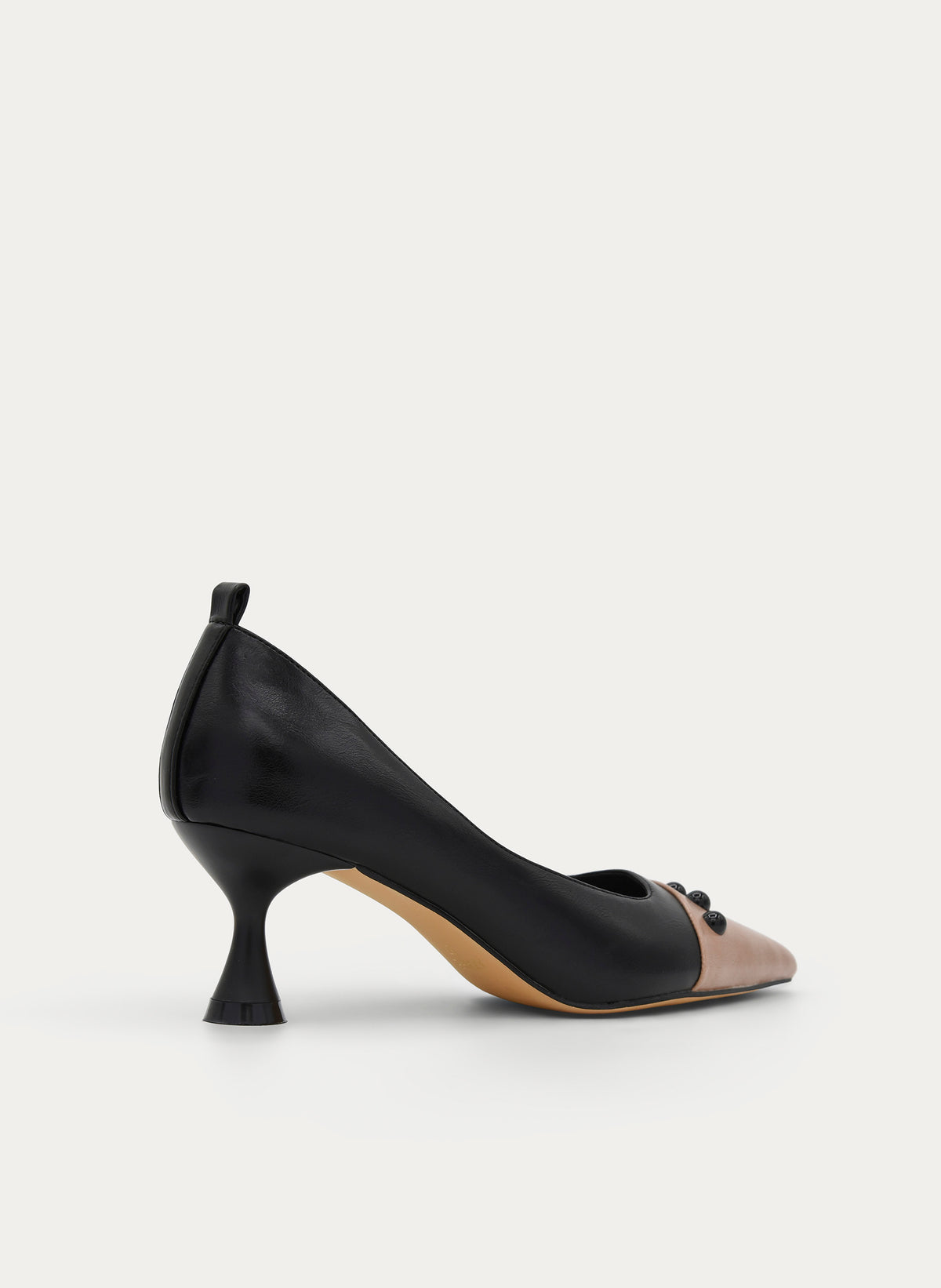 TWO-TONE BLACK COURT SHOE WITH BEIGE TOE AND MEDIUM HEEL