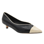 BLACK AND BEIGE LOW HEEL POINTY SHOES