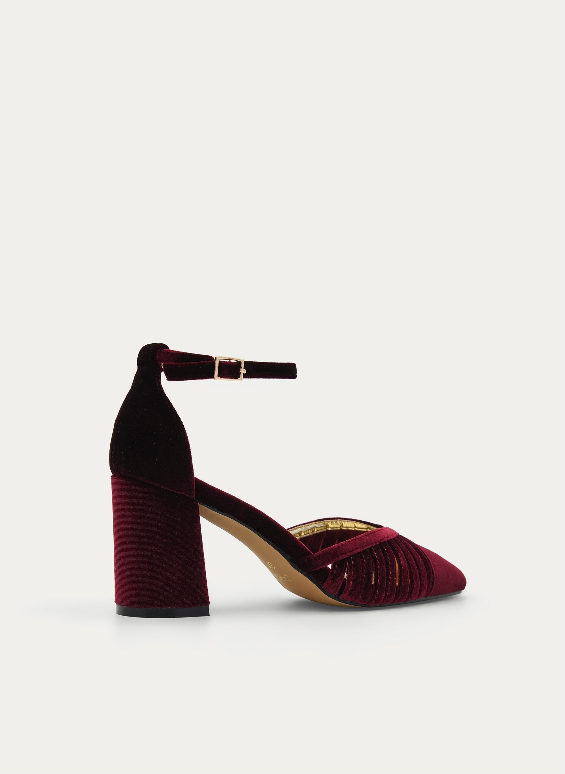 ZAPATOS DE SALÓN DE TERCIOPELO BURDEOS CON CORREA