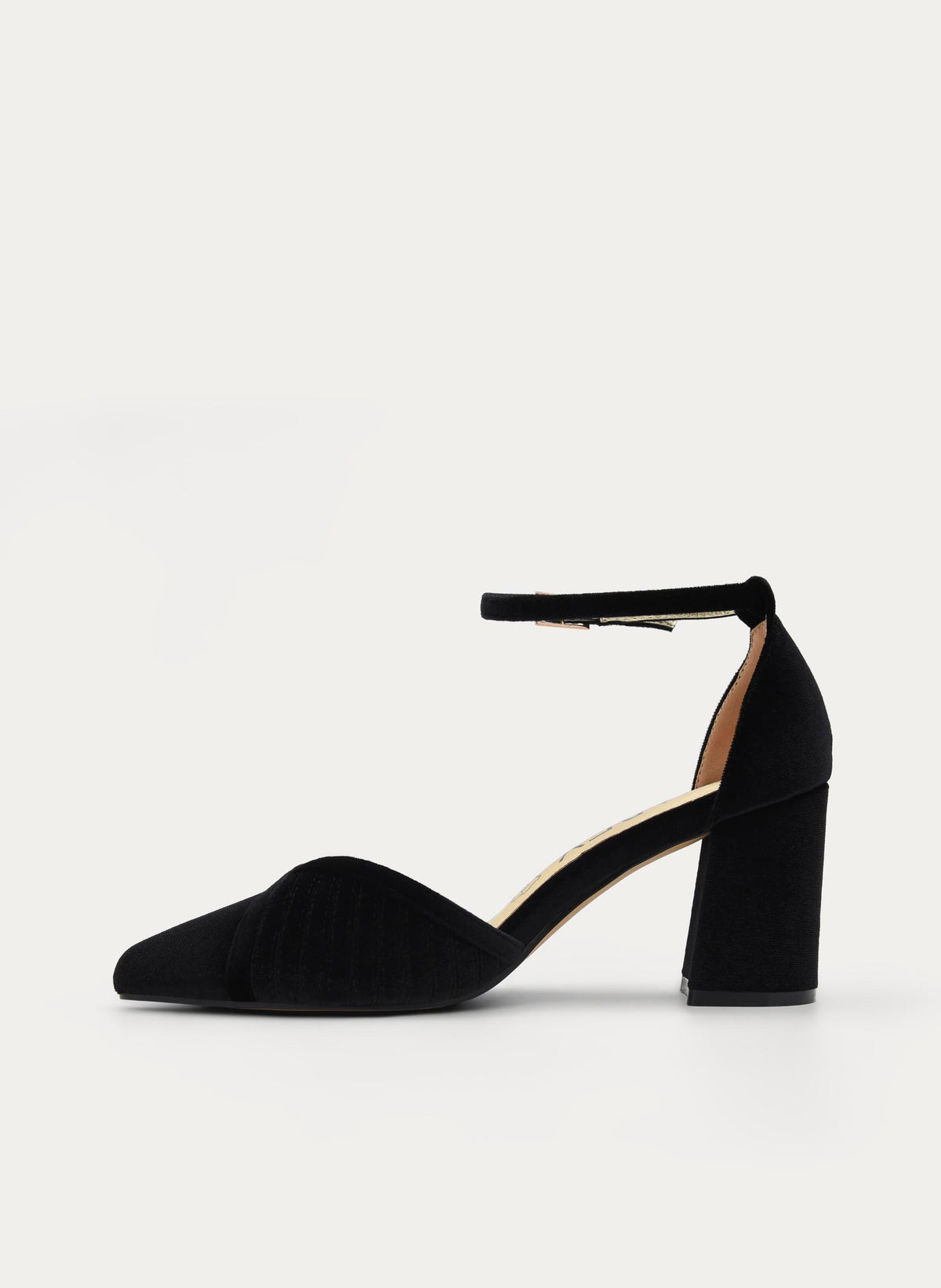 ZAPATOS DE SALÓN DE TERCIOPELO NEGRO CON CORREA