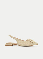 BAILARINA DESTALONADA BEIGE DE CROCHET CON FLOR