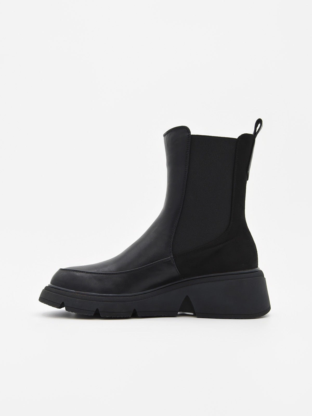 BLACK ANKLE BOOTS WITH ELASTIC SIDE PANEL