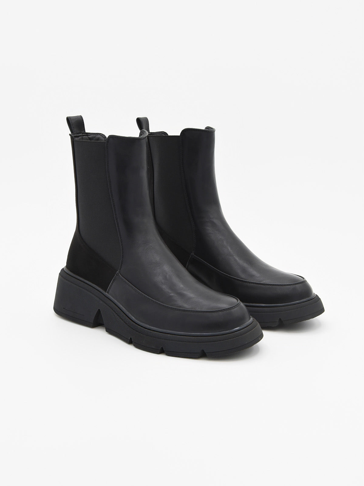BLACK ANKLE BOOTS WITH ELASTIC SIDE PANEL