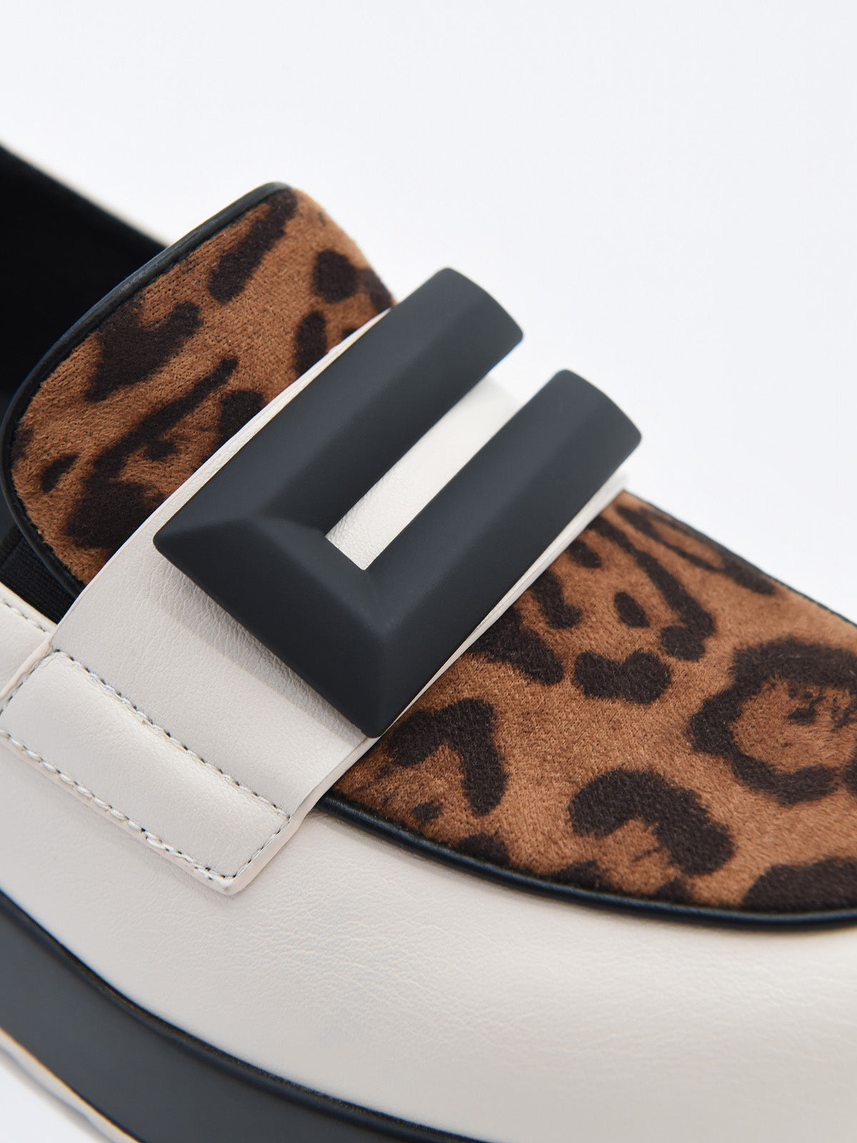MOCASÍN HIELO CON ESTAMPADO DE LEOPARDO