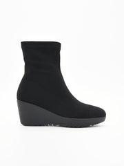 BLACK WEDGE BOOT BY ROSA AMADA