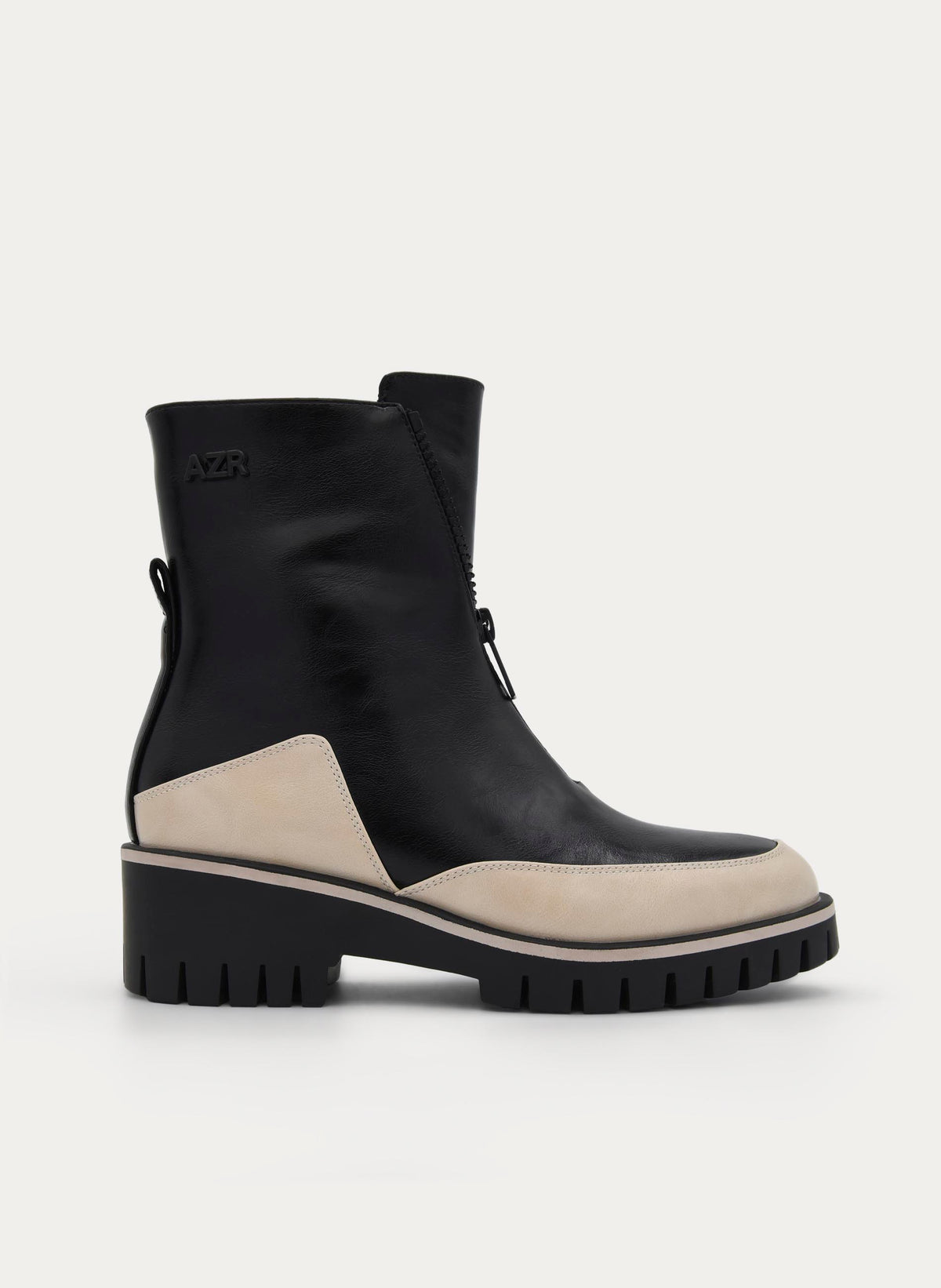 BLACK BOOT WITH TRACK SOLE AND FRONT ZIP