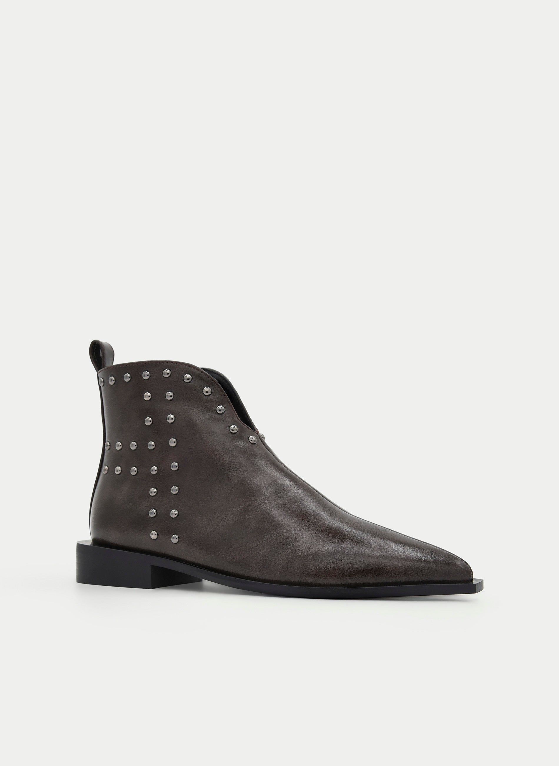 BROWN BOOTIE WITH STUDS AND POINTED TOE