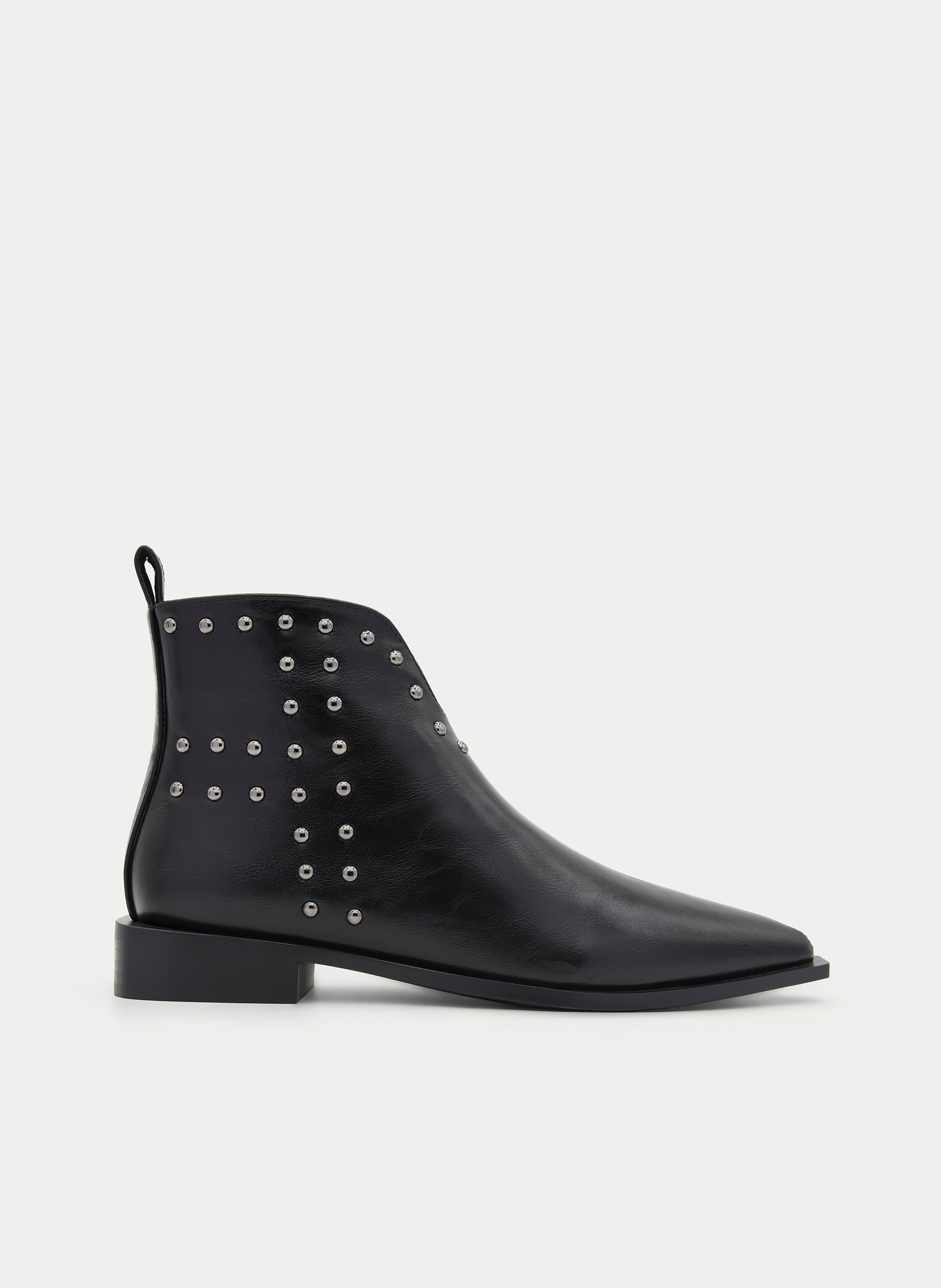 BLACK ANKLE BOOT WITH STUDS AND POINTED TOE