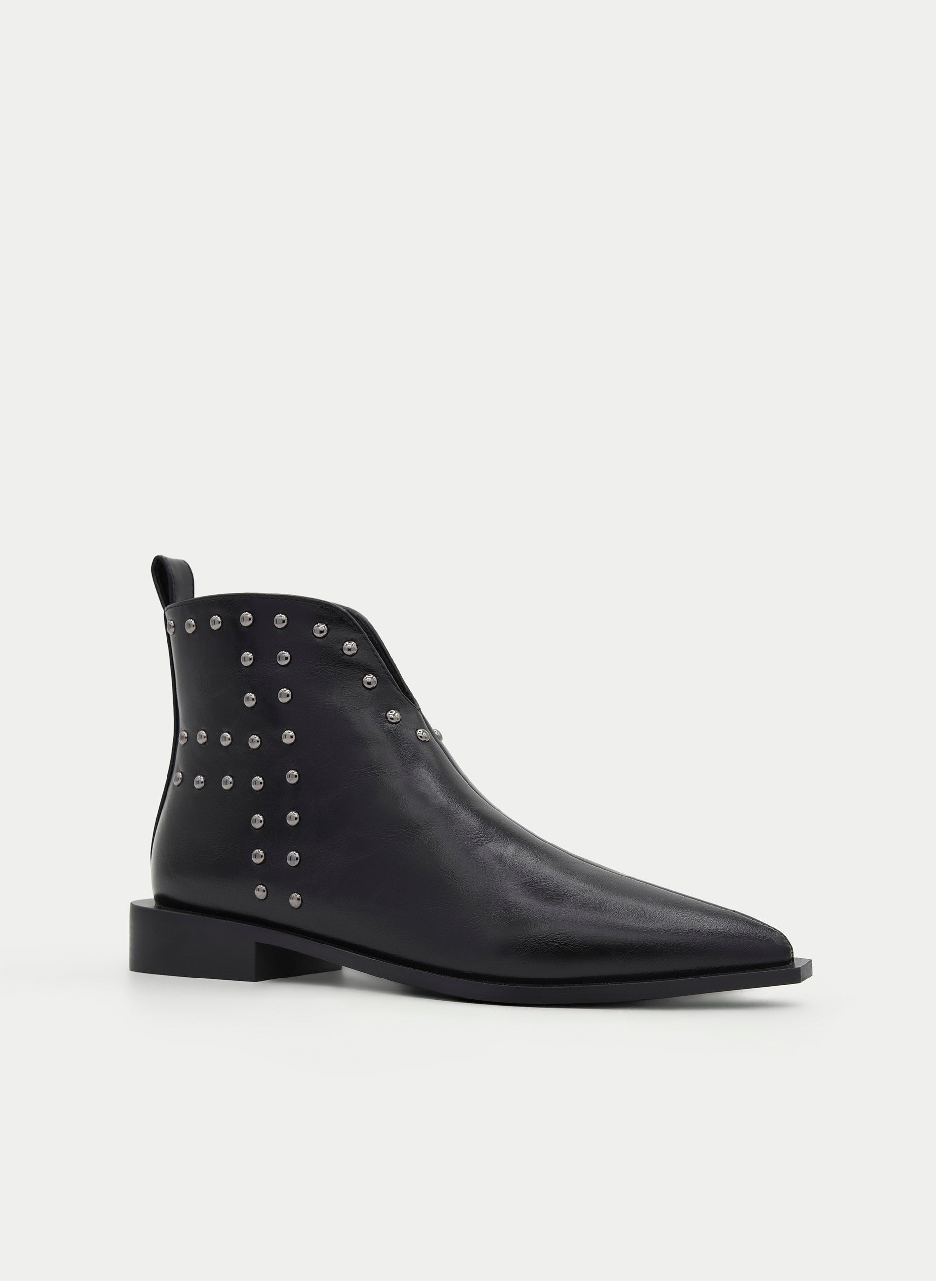 BLACK ANKLE BOOT WITH STUDS AND POINTED TOE