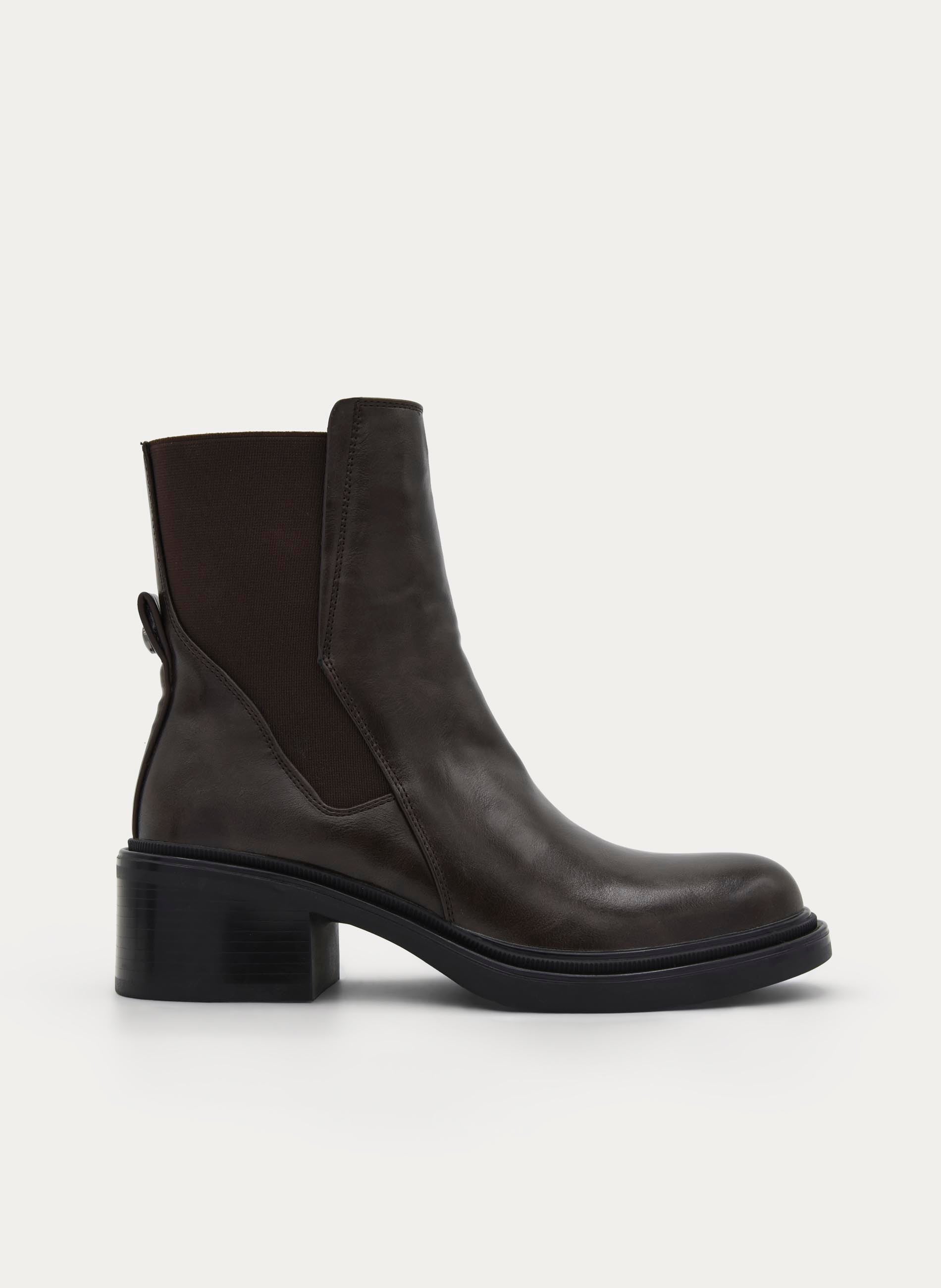 BROWN ANKLE BOOTS WITH MEDIUM HEEL AND ELASTIC SIDES