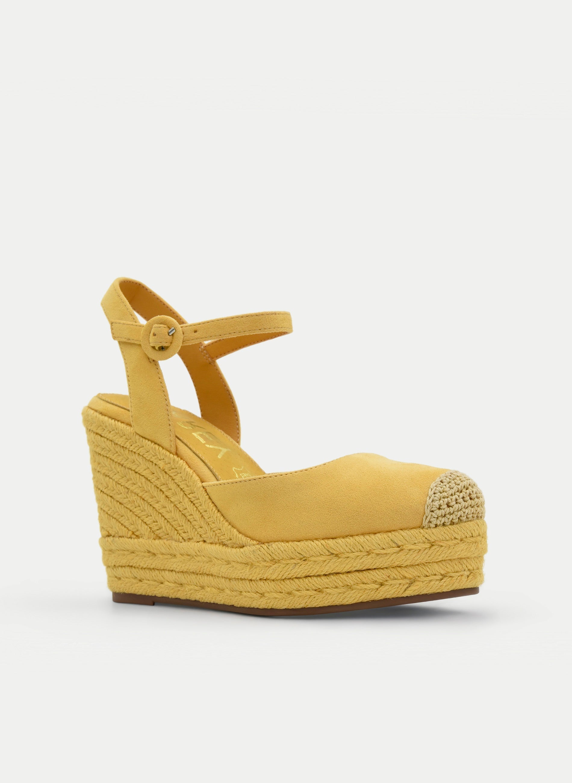 ALPARGATA AMARILLA CON CUÑA Y PULSERA