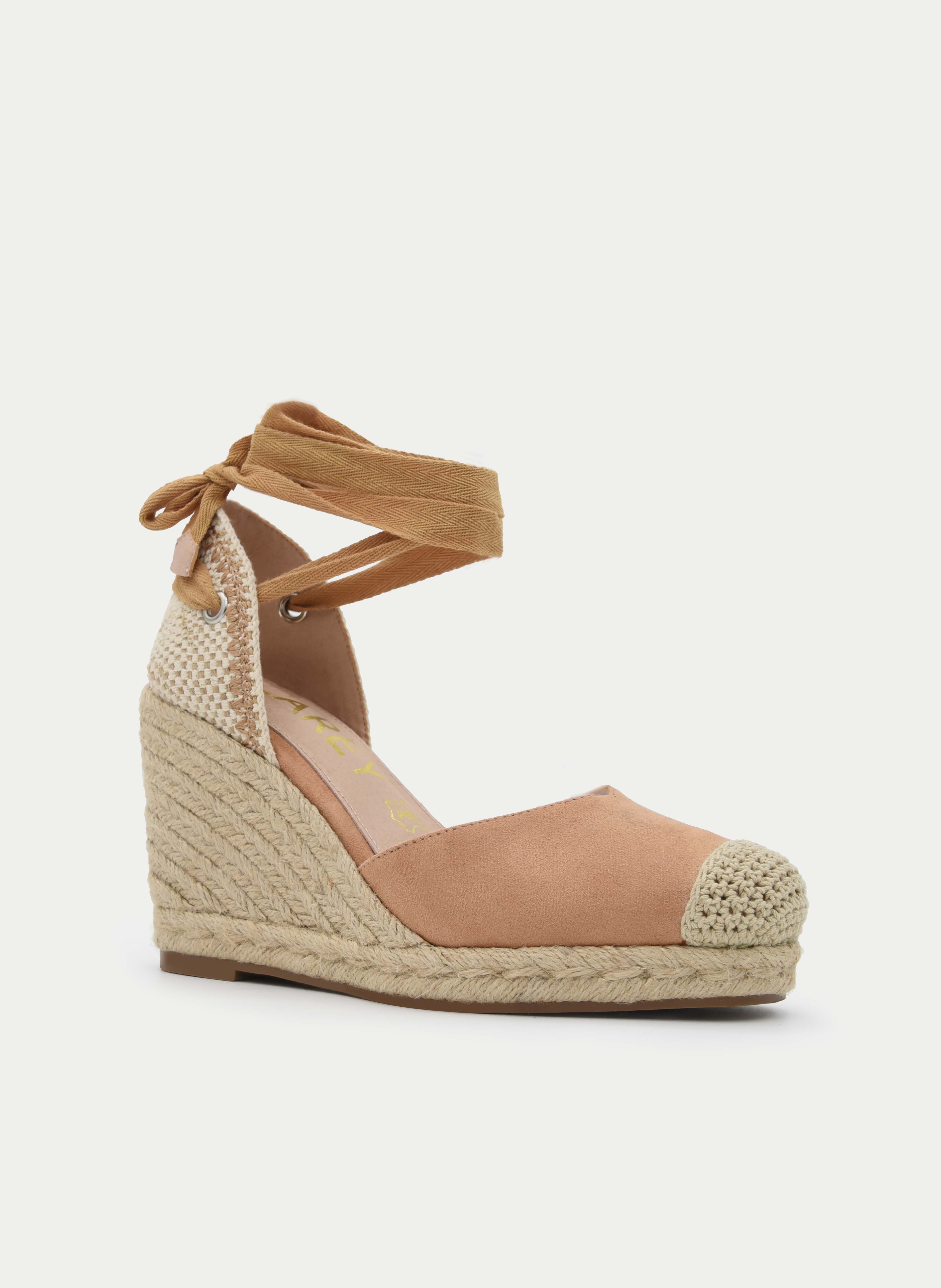 ALPARGATA CUÑA TAUPE CINTAS TOBILLERAS