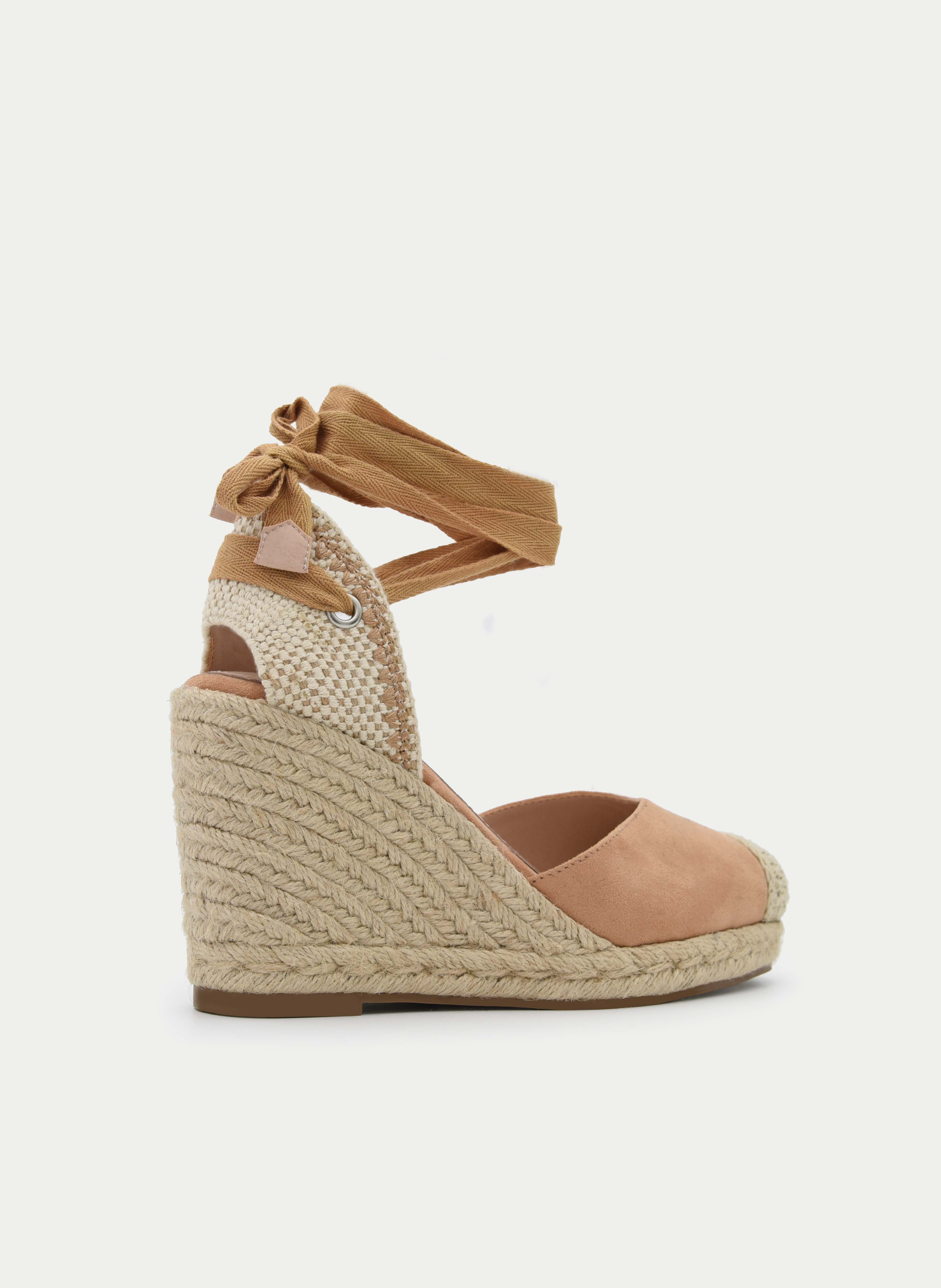 ALPARGATA CUÑA TAUPE CINTAS TOBILLERAS