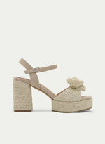 SANDALIA BEIGE FLOR YUTE TACÓN ANCHO
