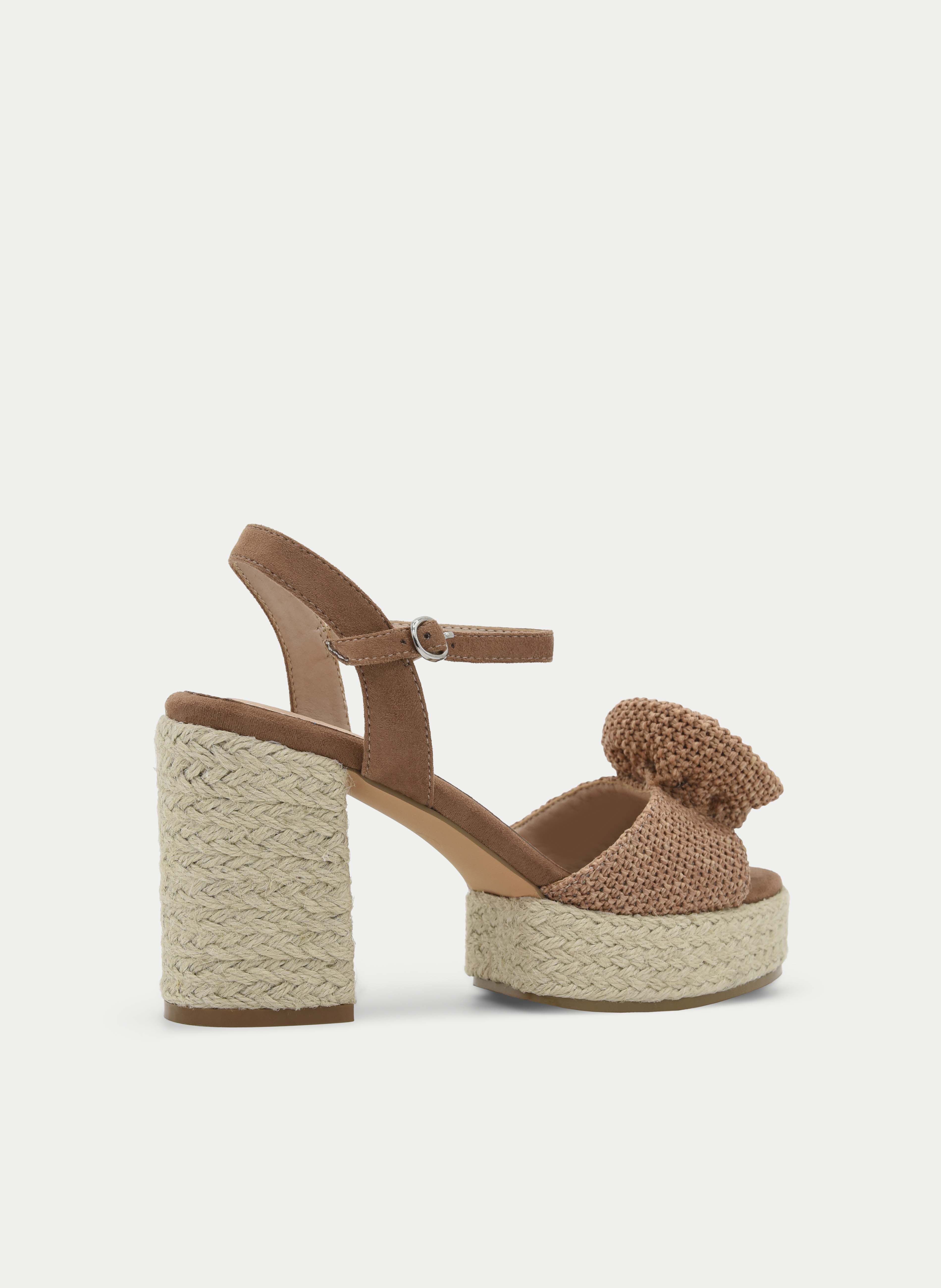 CAMEL JUTE FLOWER BLOCK HEEL SANDAL