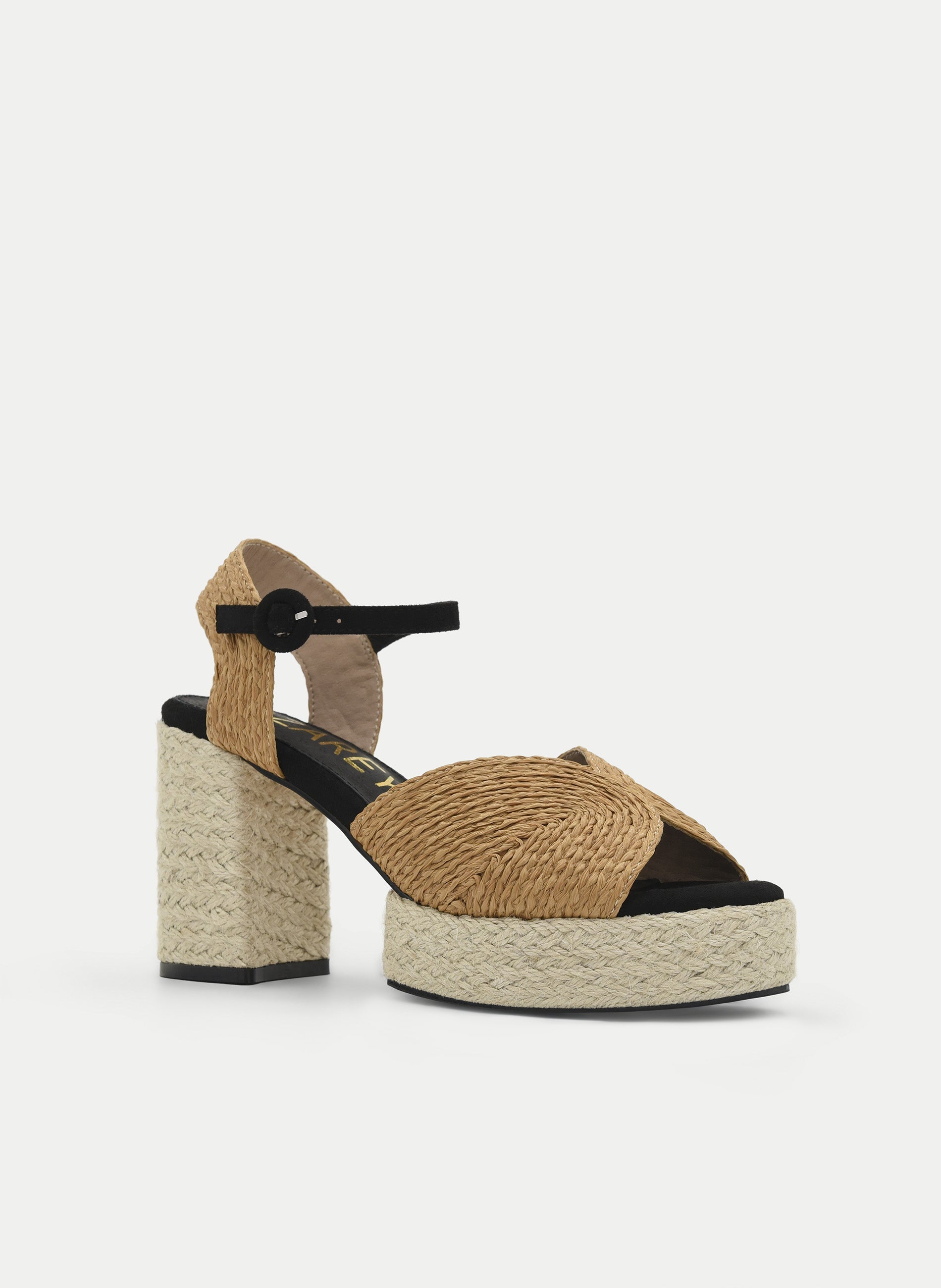 SANDALIA CAMEL CON PLATAFORMA Y CONTRASTE NEGRO