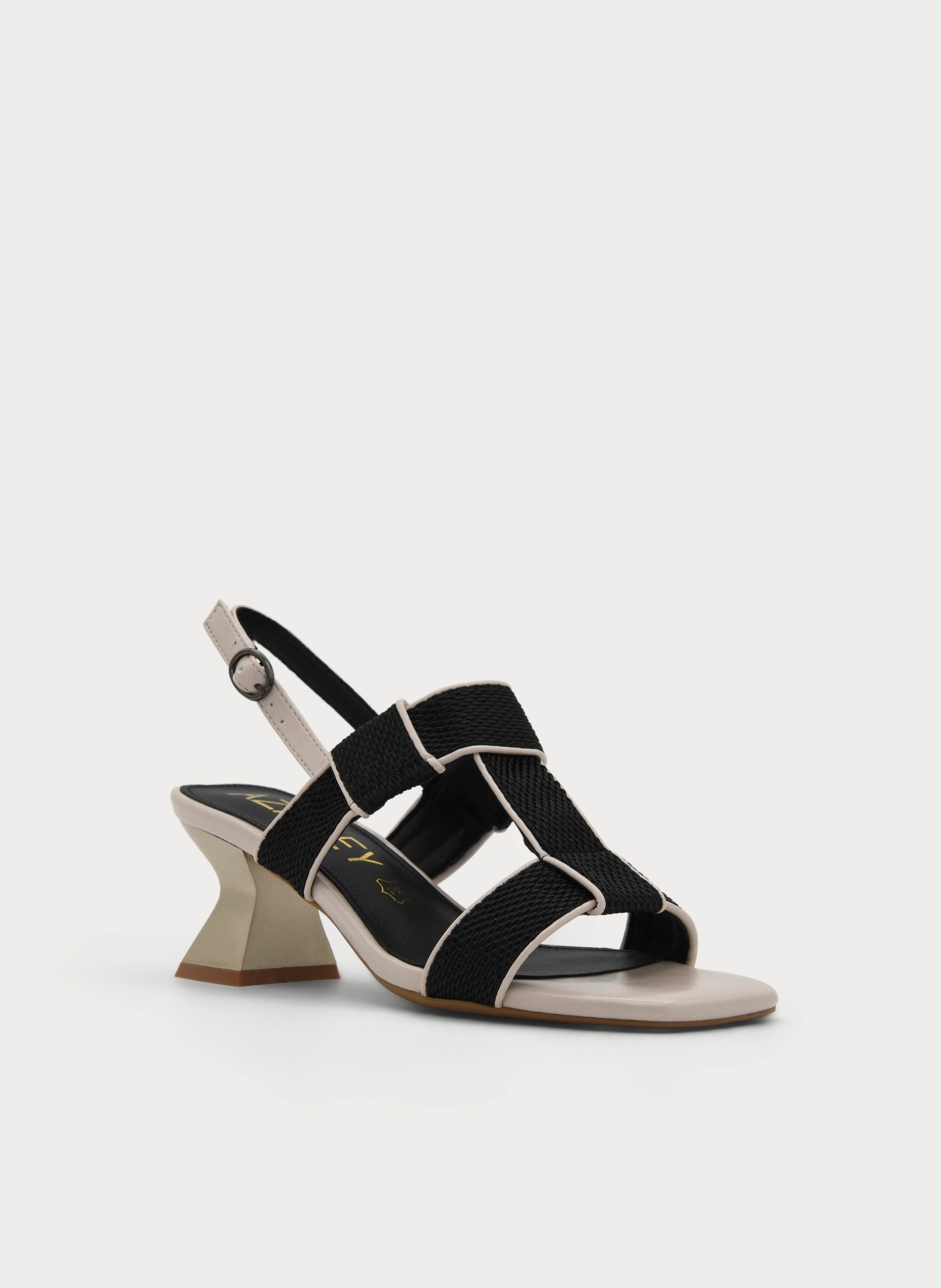 SANDALIA NEGRA Y BEIGE TACÓN ESCULTURA