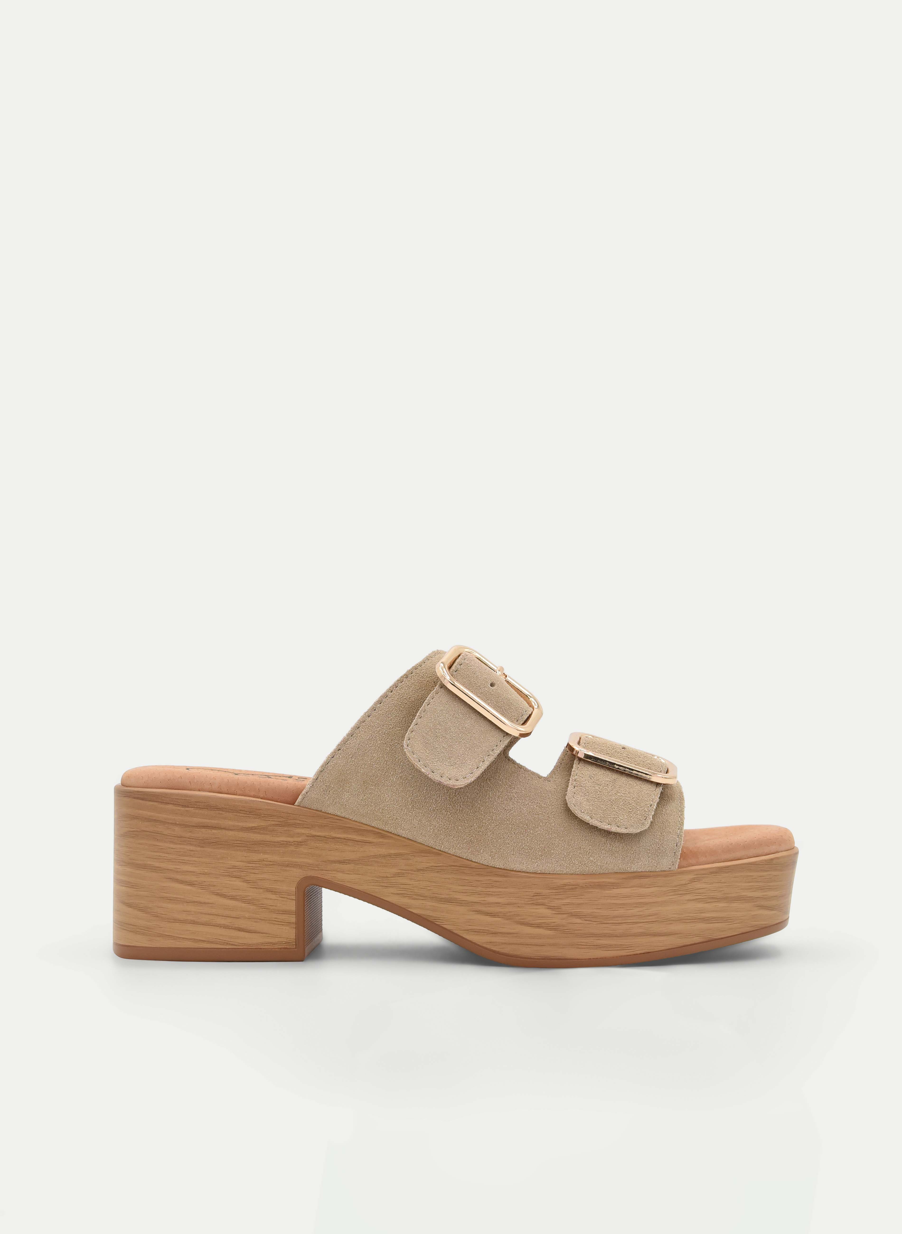 BEIGE LEATHER SANDAL WITH BLOCK HEEL AND GOLD BUCKLES