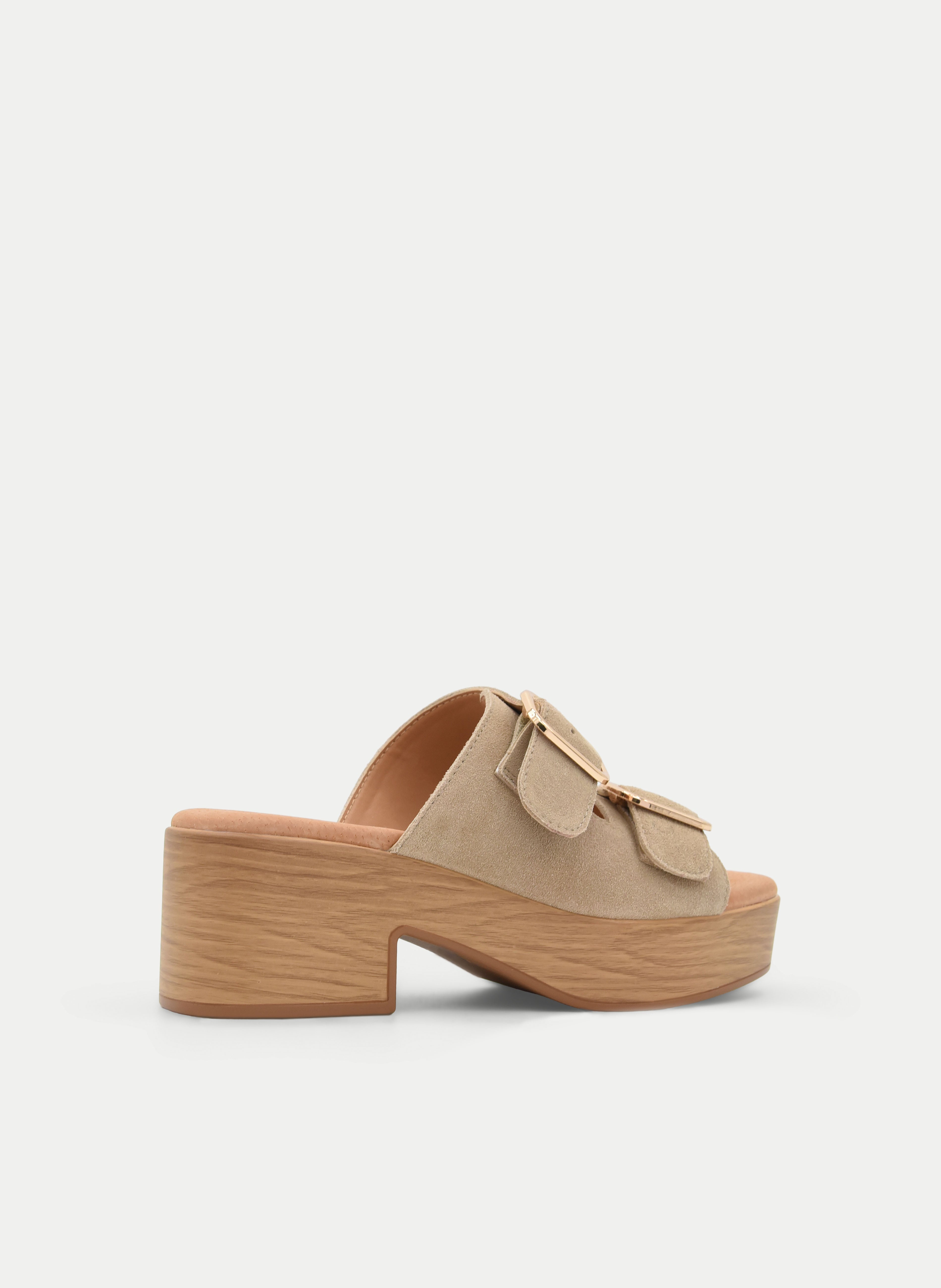 BEIGE LEATHER SANDAL WITH BLOCK HEEL AND GOLD BUCKLES