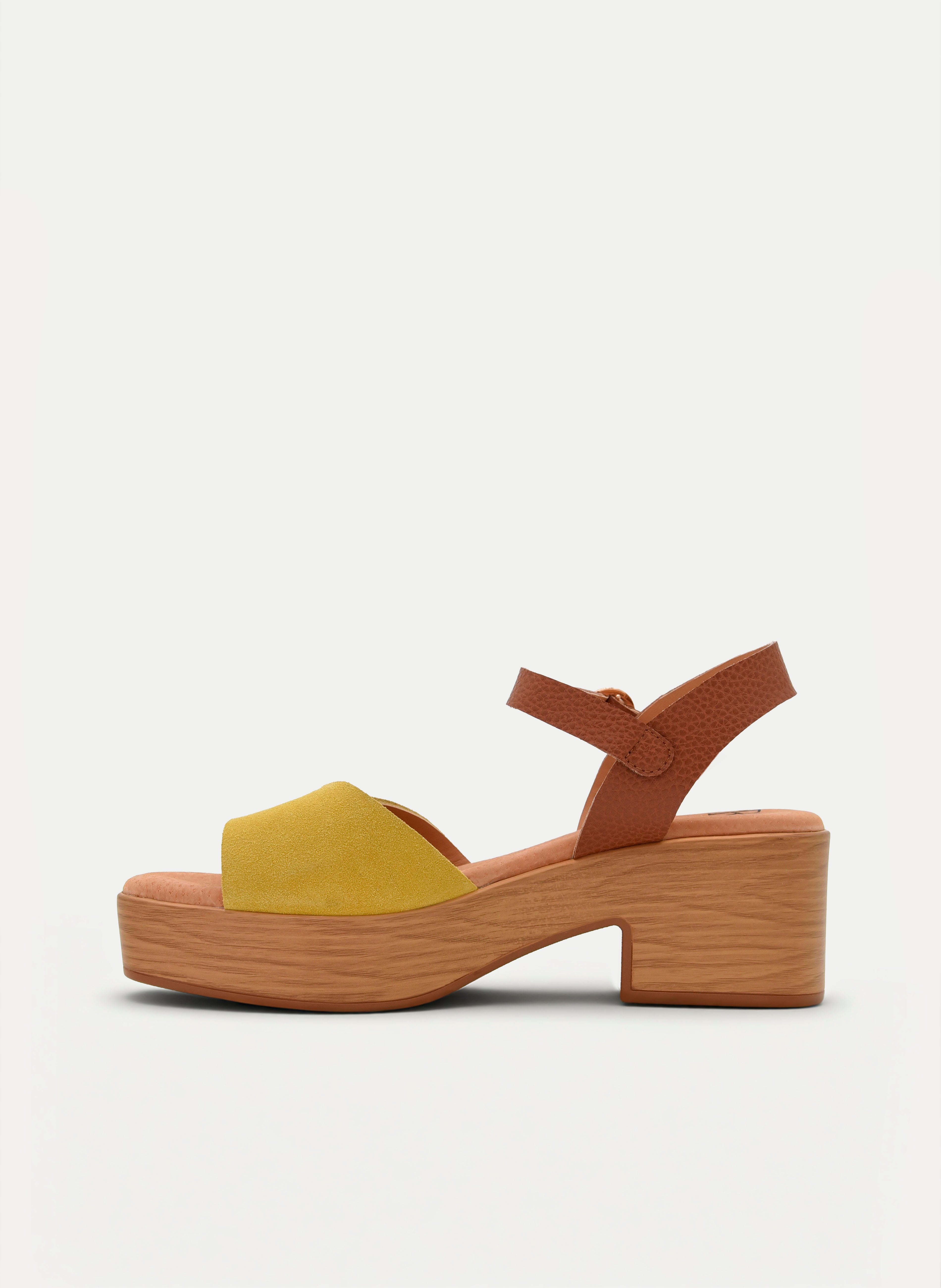 SANDALIAS DE TACÓN ANCHO AMARILLAS Y CUERO DE PIEL