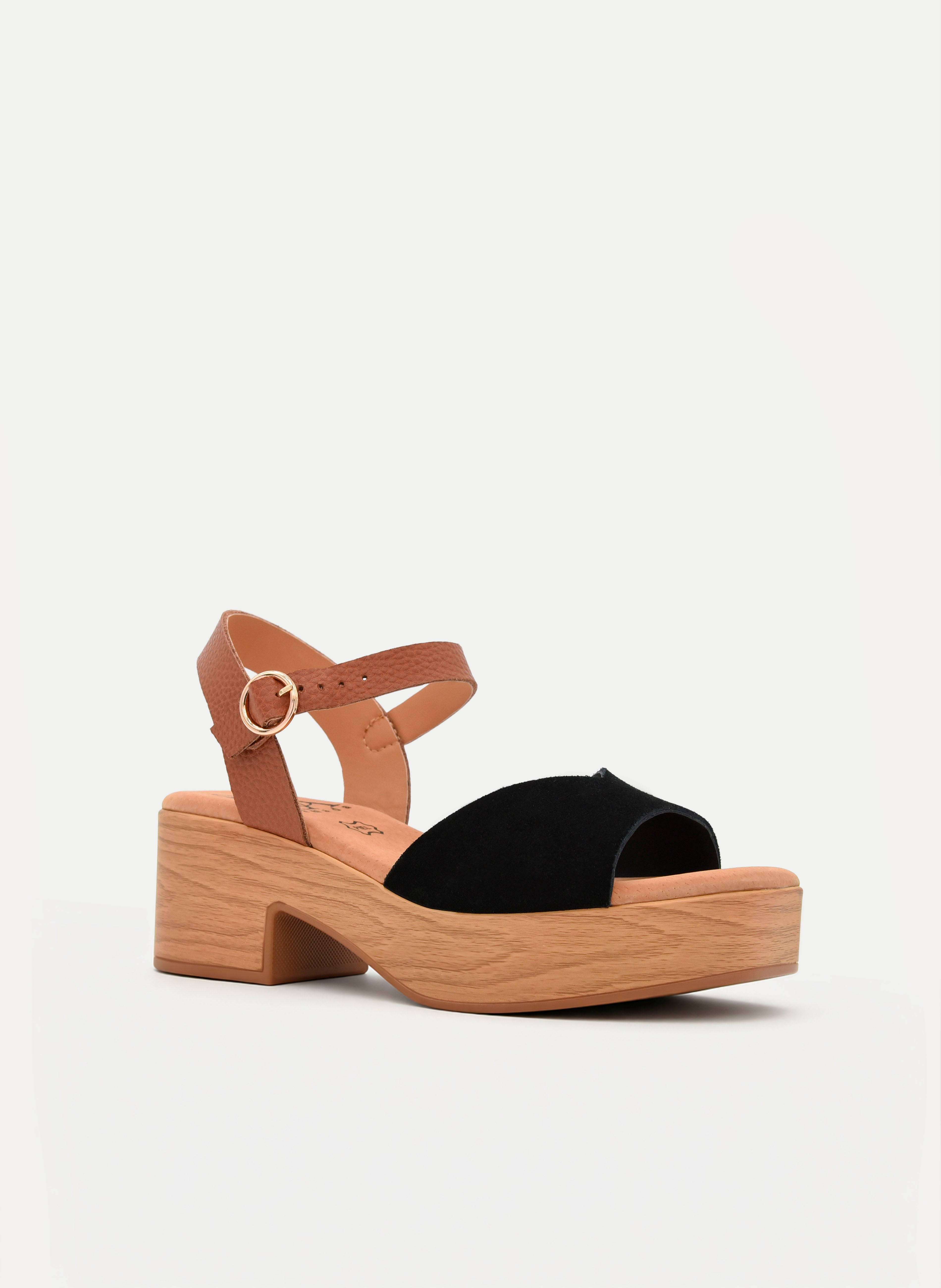 SANDALIA DE PIEL NEGRA CON PULSERA Y TACÓN ANCHO