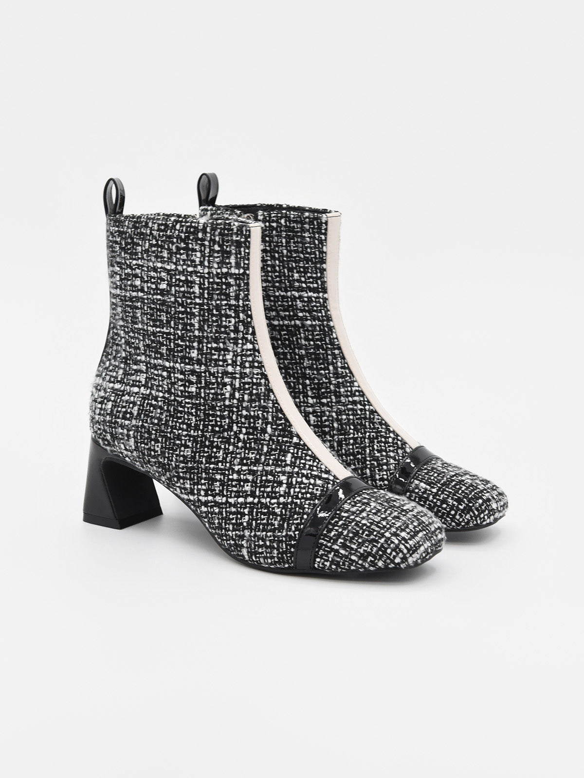 BOTÍN NEGRO ESTAMPADO