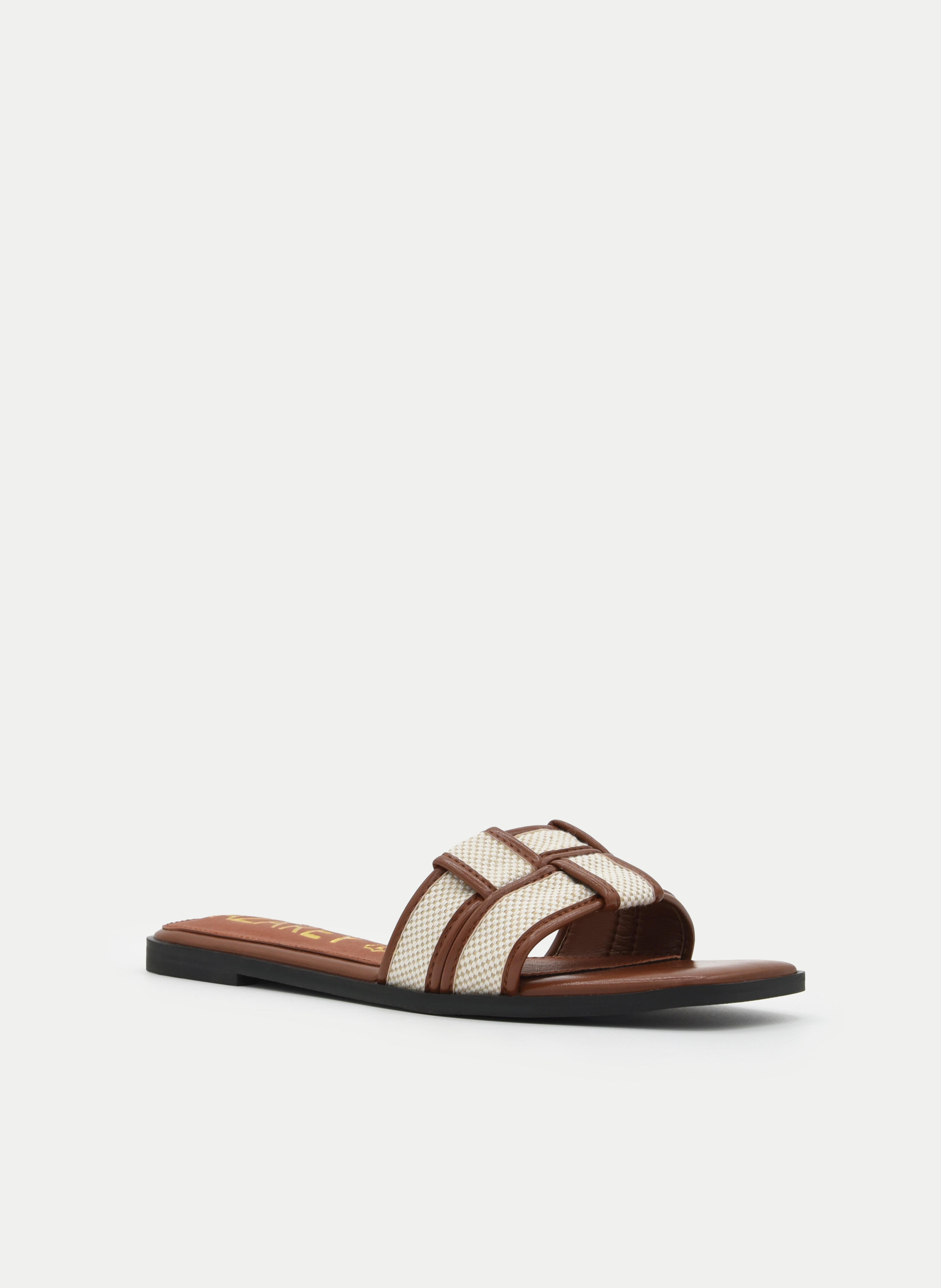 SANDALIA PLANA CAMEL Y BEIGE TIRAS CRUZADAS