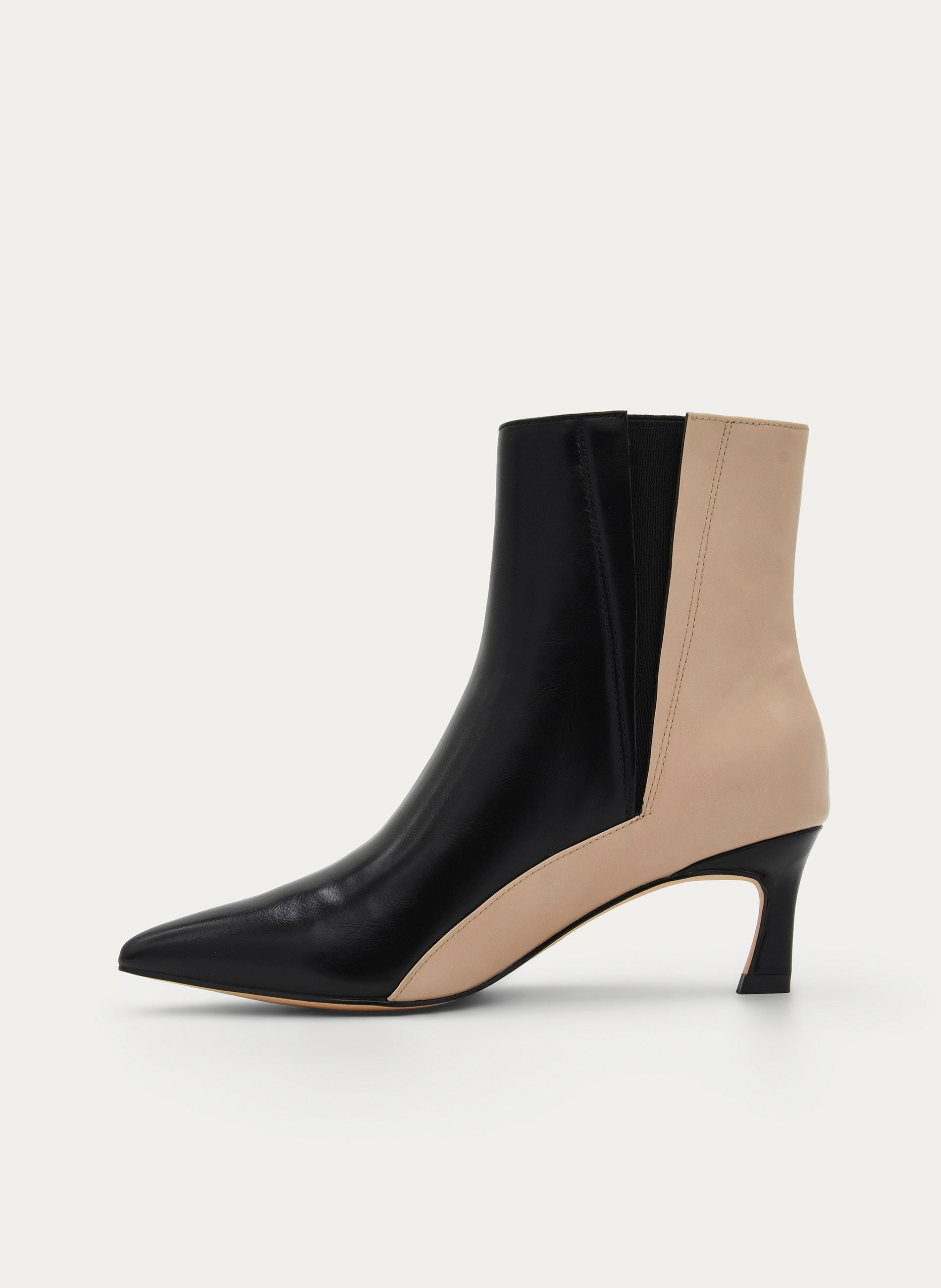 BOTÍN NEGRO BICOLOR TACÓN FINO ELÁSTICO