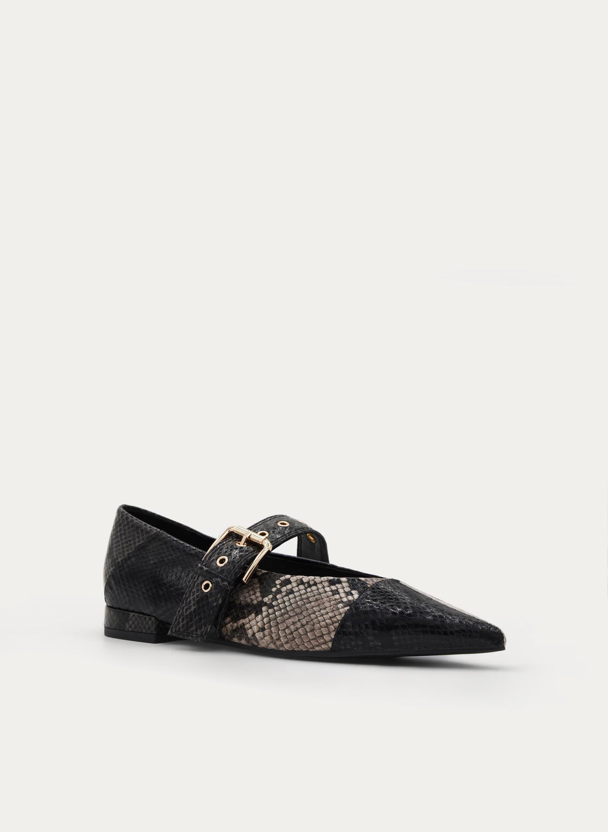 ZAPATO TACÓN BAJO NEGRO EFECTO SERPIENTE HEBILLA