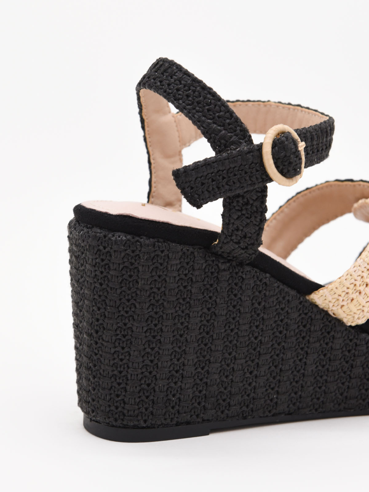 Sandalias de cuña en rafia negra y beige con plataforma