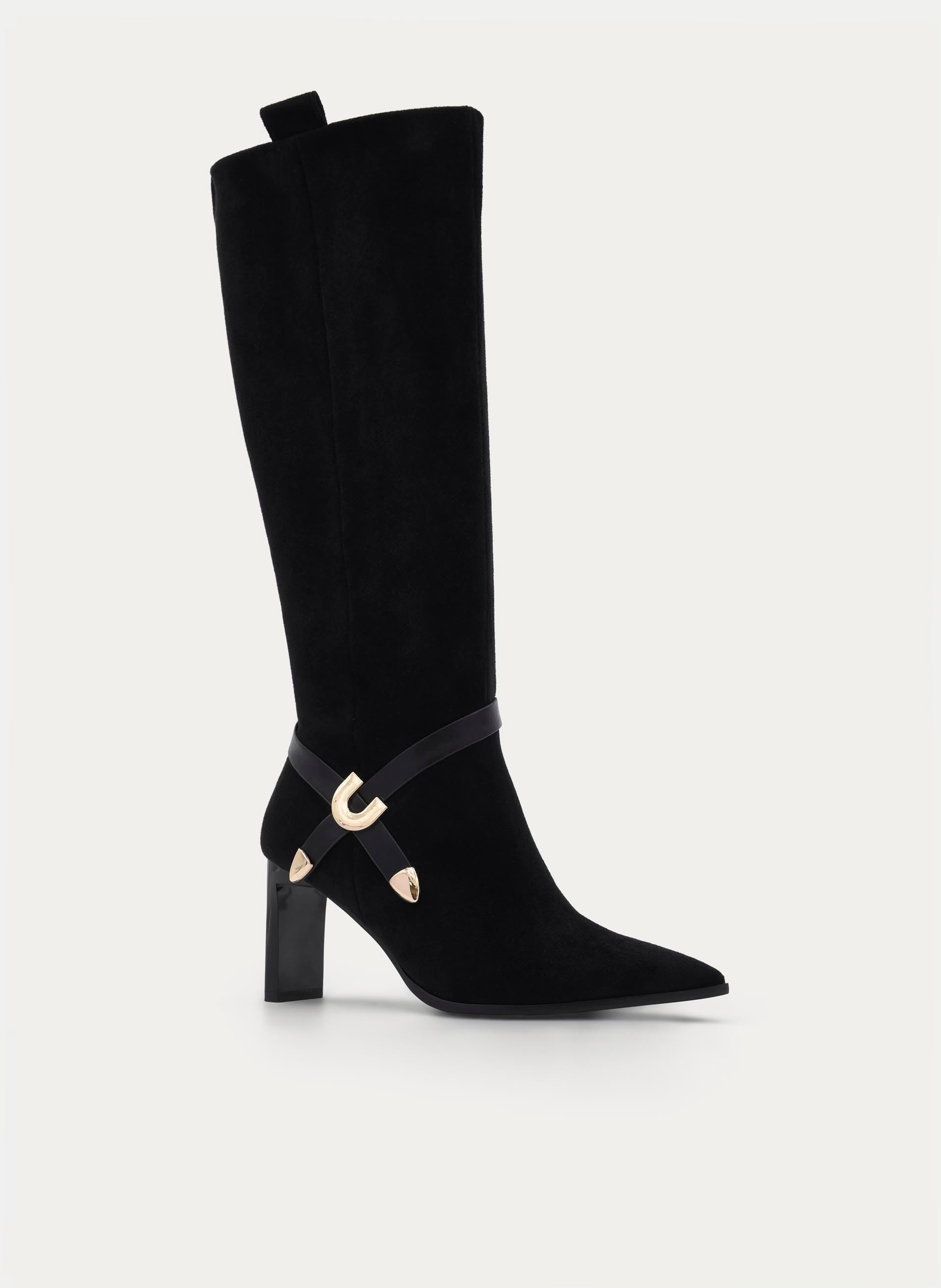 BLACK BOOT HEEL WITH GOLD BUCKLE DETAIL