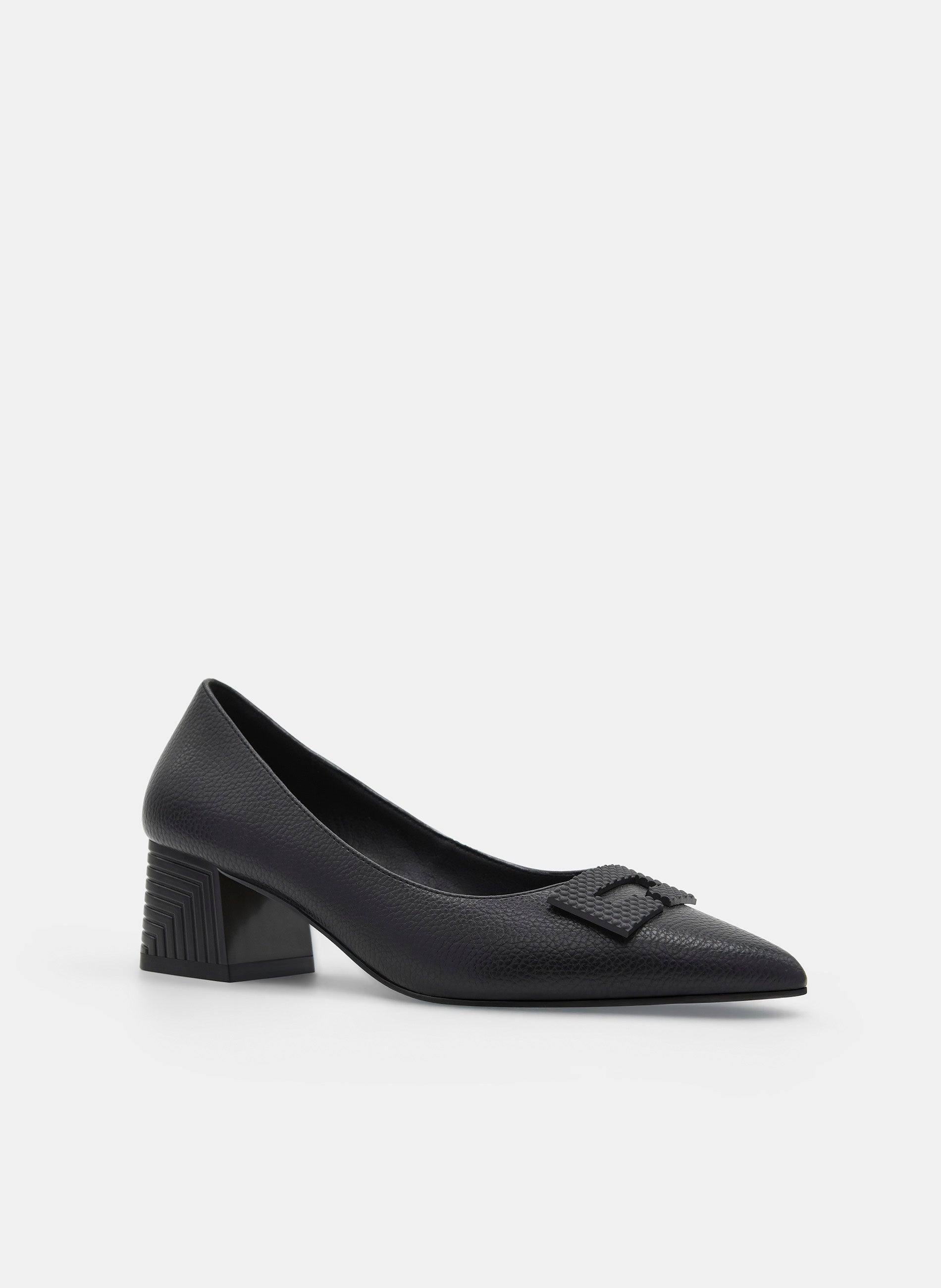 BLACK PUMP WITH GEOMETRIC HEEL AND ORNAMENT