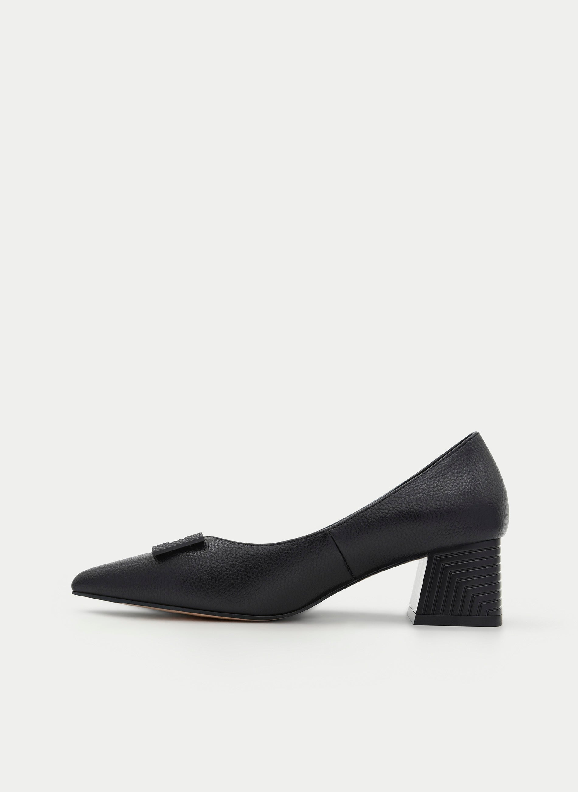 BLACK PUMP WITH GEOMETRIC HEEL AND ORNAMENT