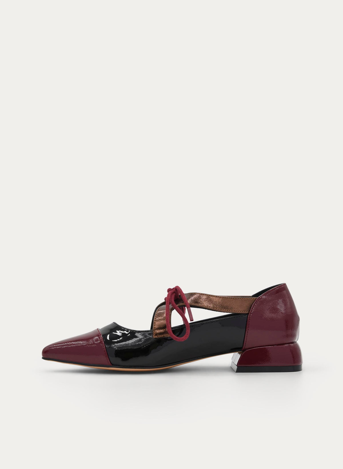 LOW HEEL MARY JANE SHOES BURGUNDY AND BLACK