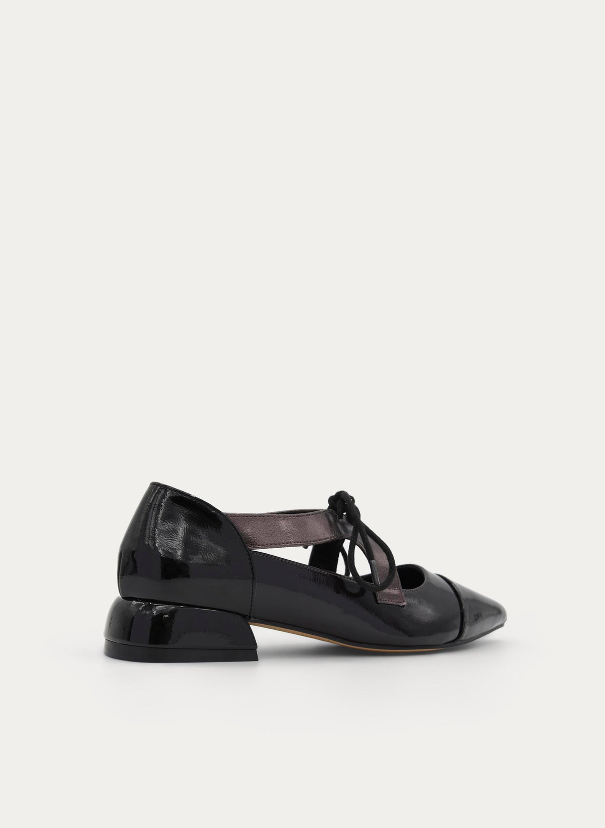 BLACK LOW HEEL MARY JANE SHOE