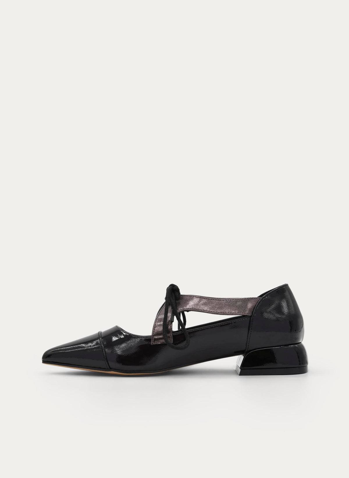 BLACK LOW HEEL MARY JANE SHOE