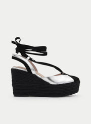 SANDALIA CUÑA NEGRA Y PLATA CON LAZADA