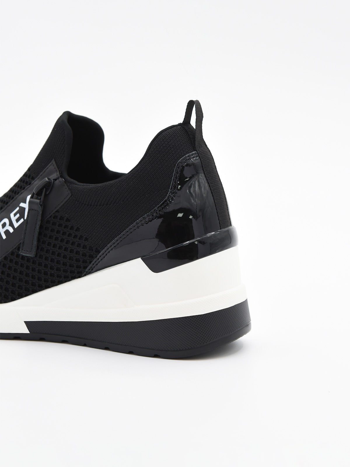 ZAPATILLA NEGRA TRANSPIRABLE DE NYREX