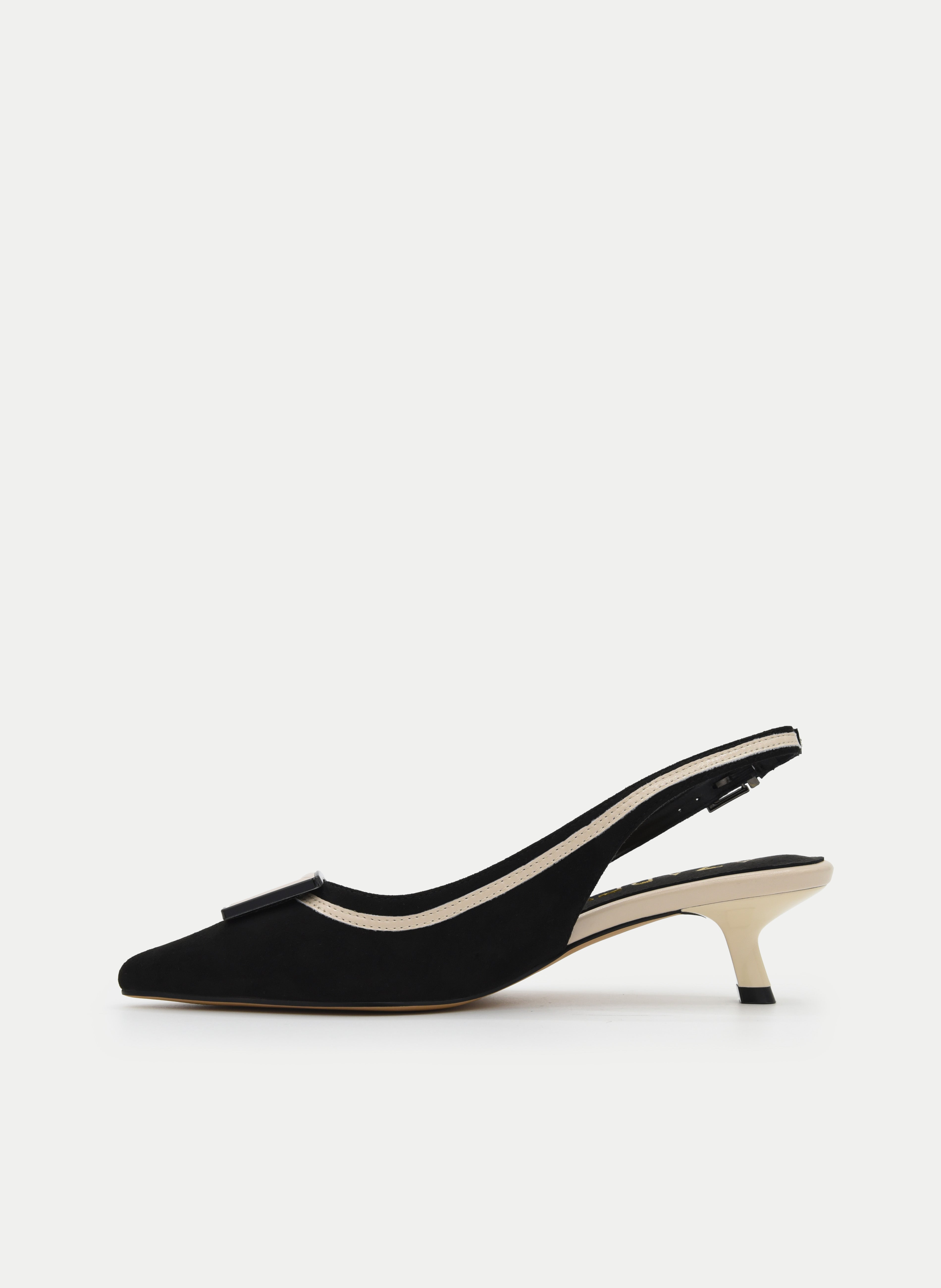 ZAPATO DESTALONADO NEGRO CON HEBILLA Y TACÓN